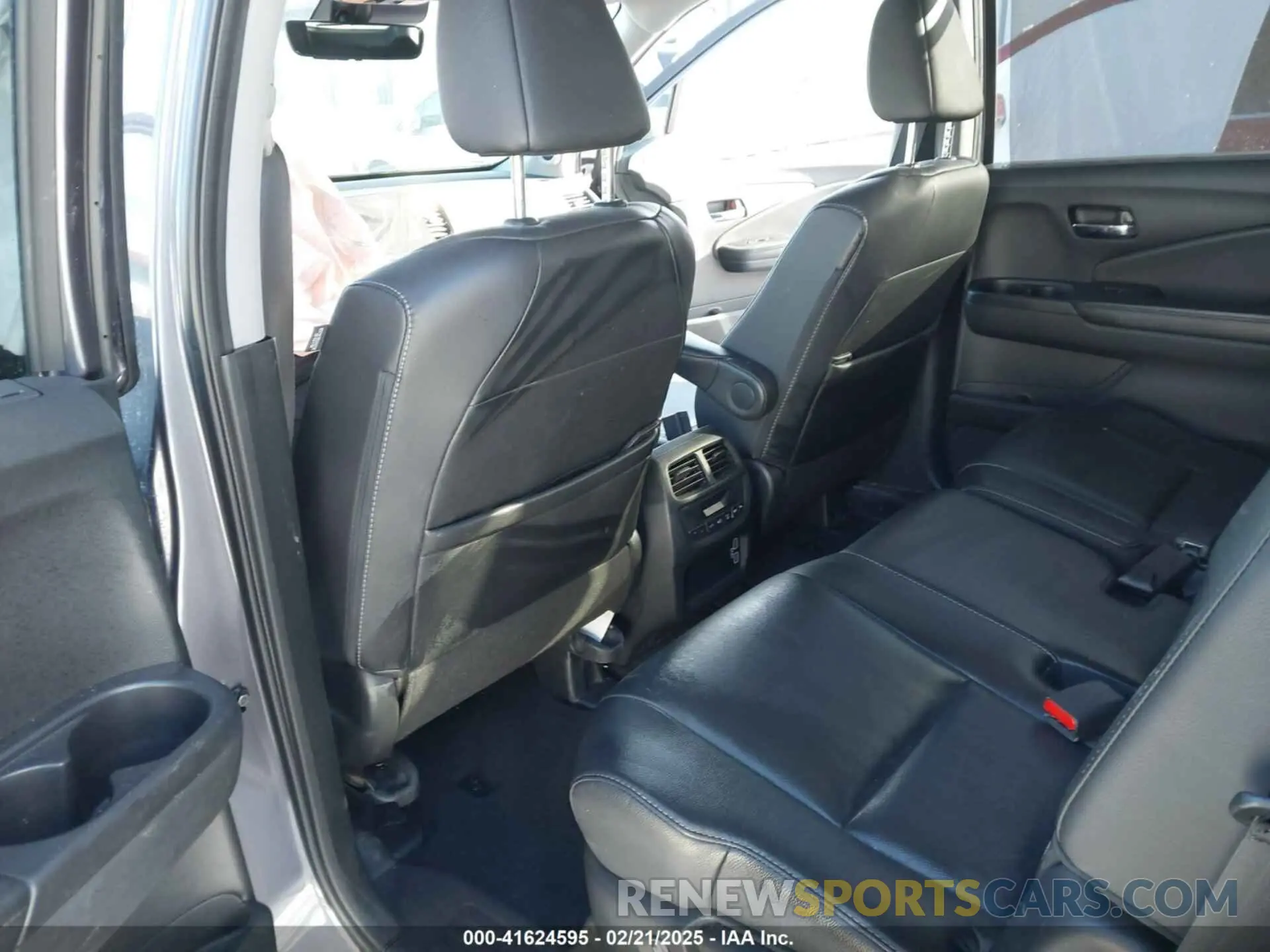 8 Photograph of a damaged car 5FNYF6H26MB014602 HONDA PILOT 2021