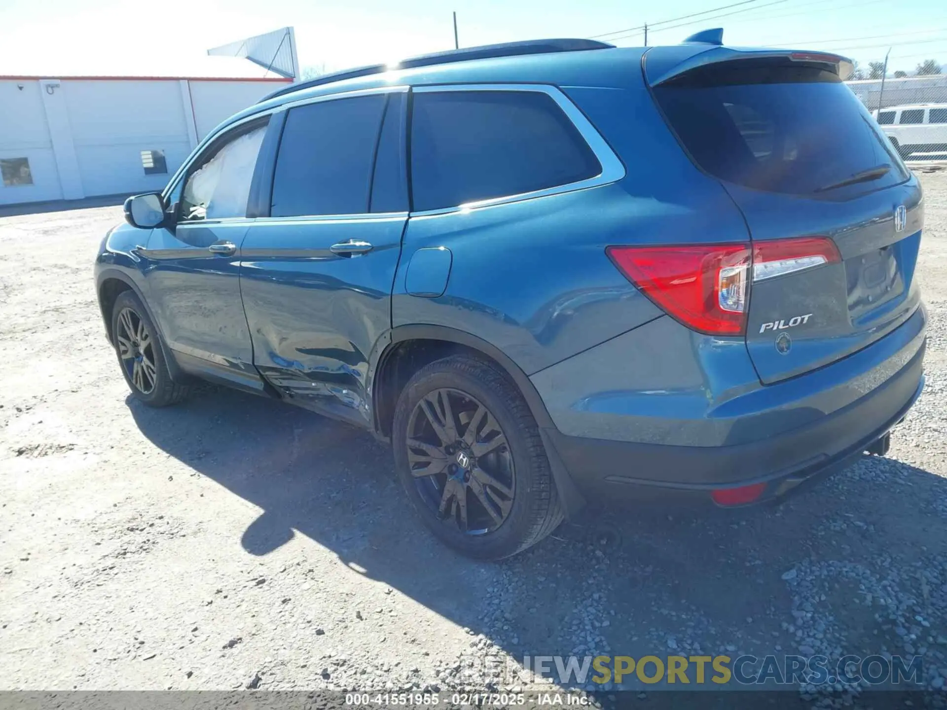 3 Photograph of a damaged car 5FNYF6H26MB019671 HONDA PILOT 2021