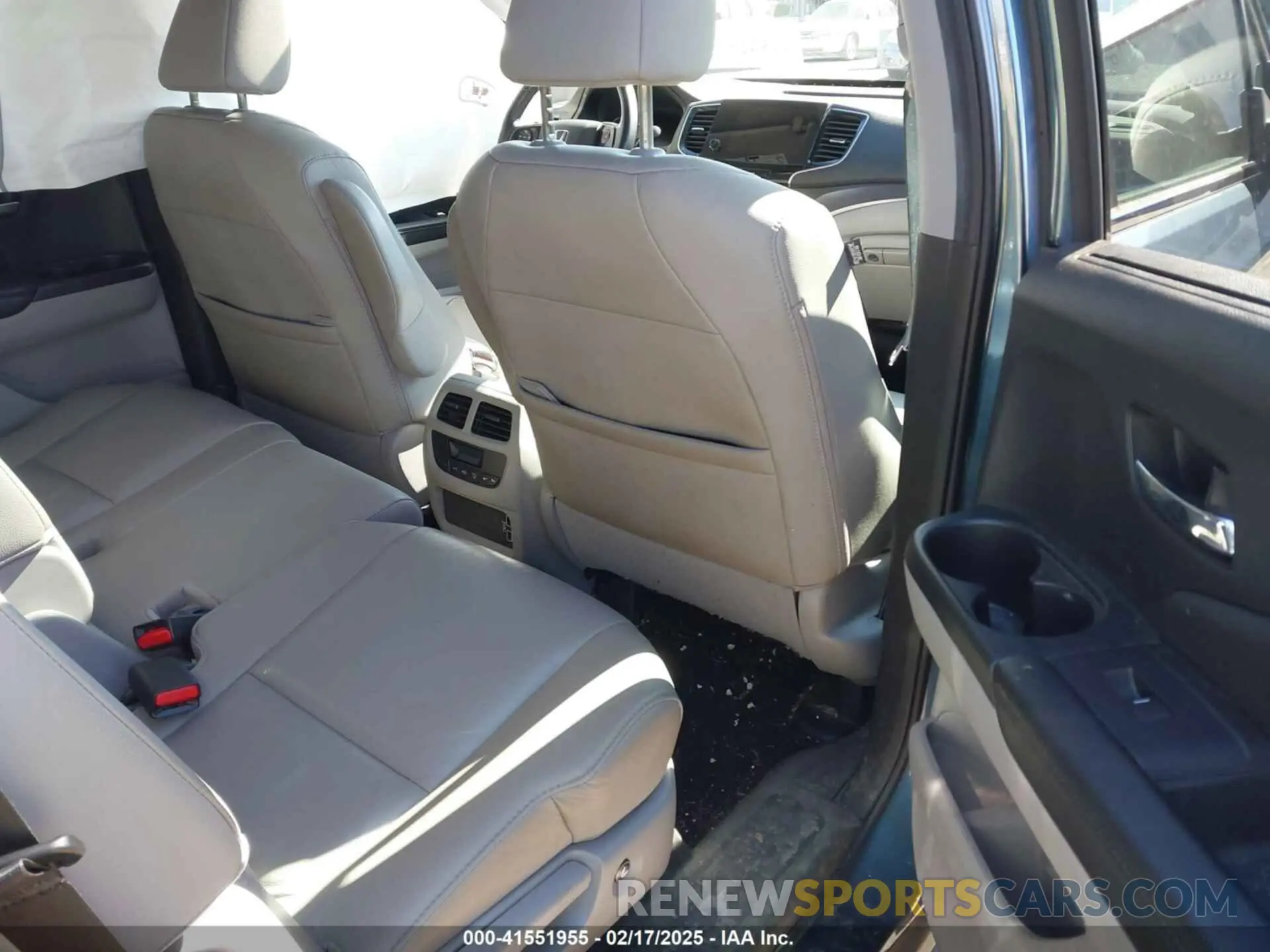 8 Photograph of a damaged car 5FNYF6H26MB019671 HONDA PILOT 2021