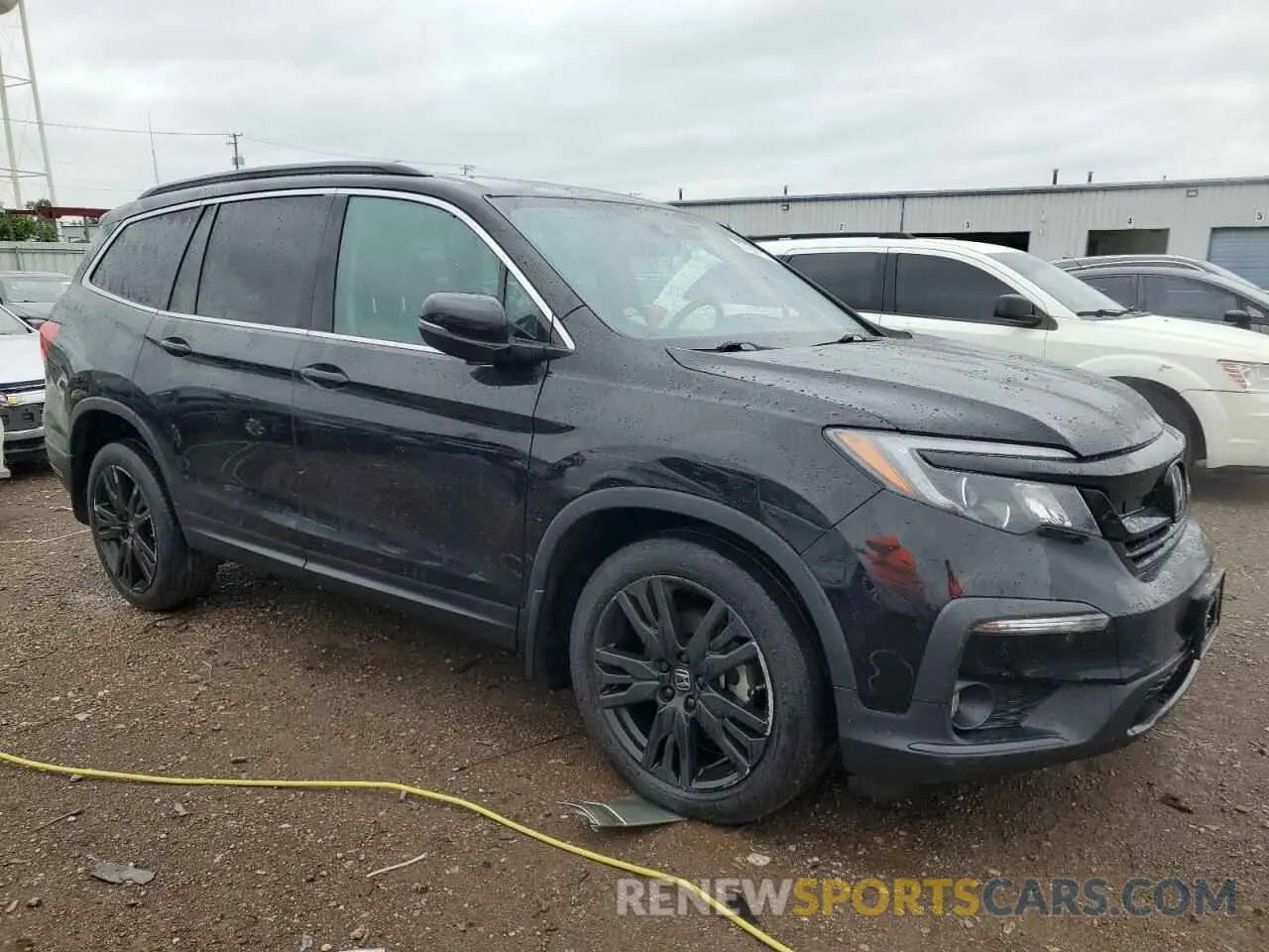4 Photograph of a damaged car 5FNYF6H27MB002457 HONDA PILOT 2021