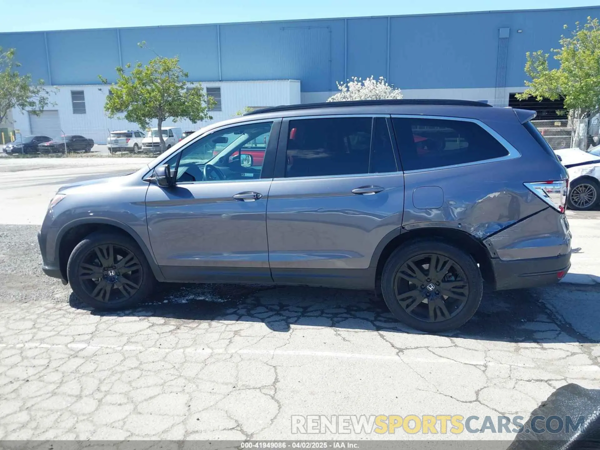 14 Photograph of a damaged car 5FNYF6H27MB008078 HONDA PILOT 2021
