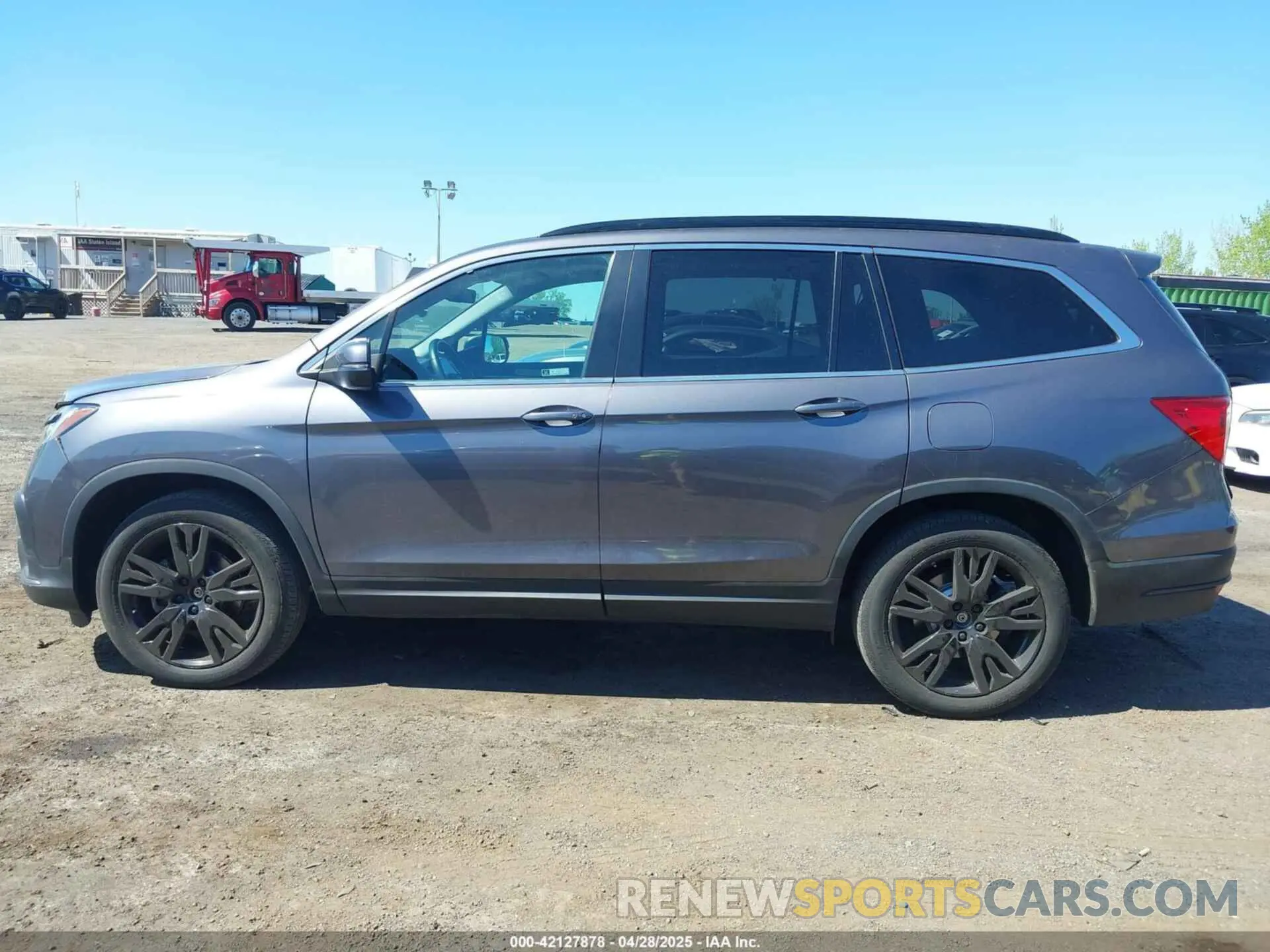 14 Photograph of a damaged car 5FNYF6H27MB043638 HONDA PILOT 2021