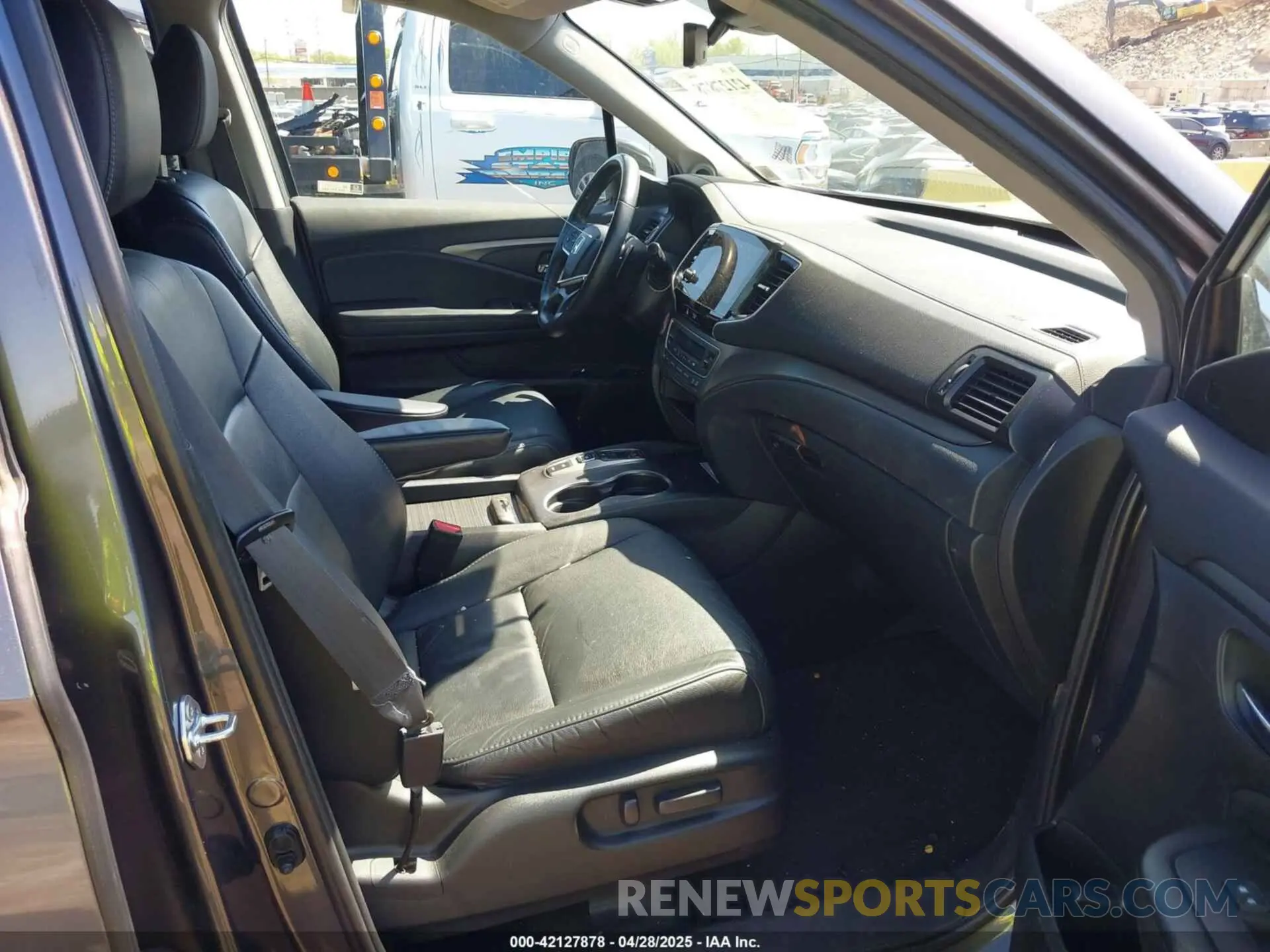 5 Photograph of a damaged car 5FNYF6H27MB043638 HONDA PILOT 2021