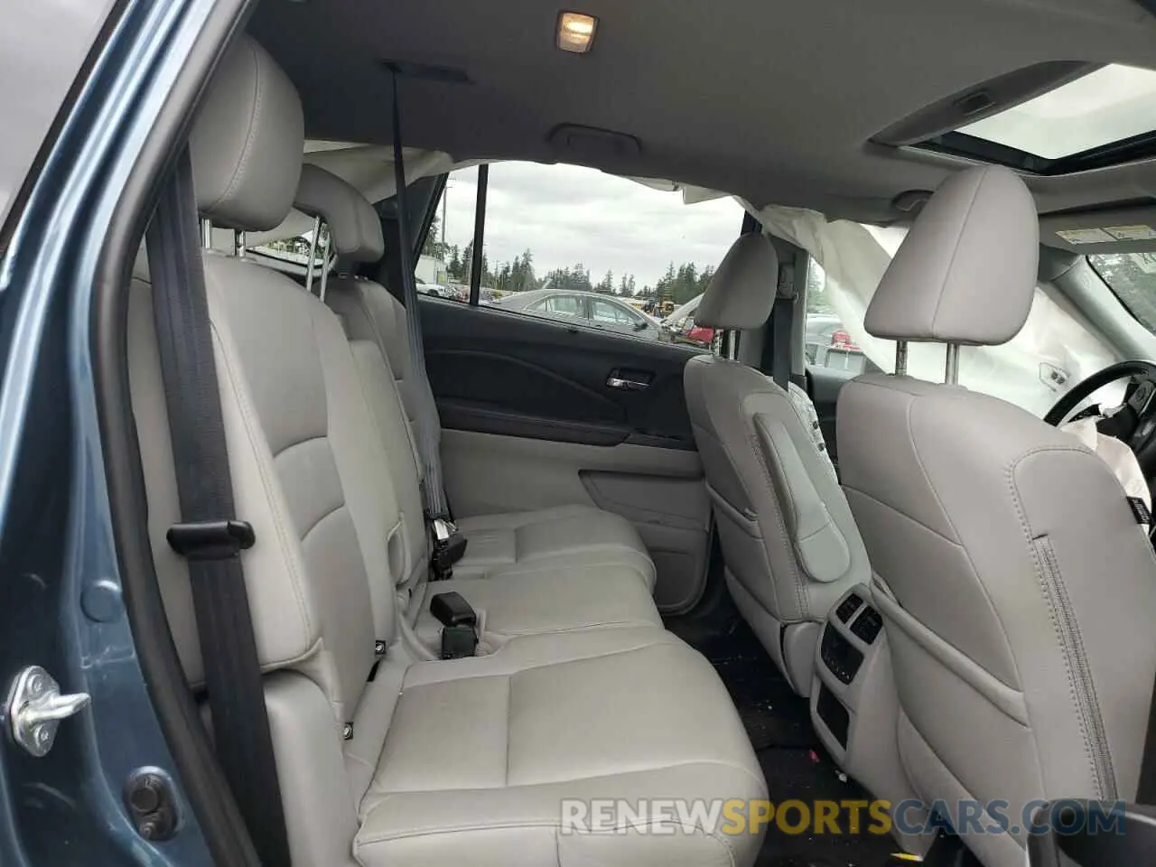 11 Photograph of a damaged car 5FNYF6H27MB095691 HONDA PILOT 2021