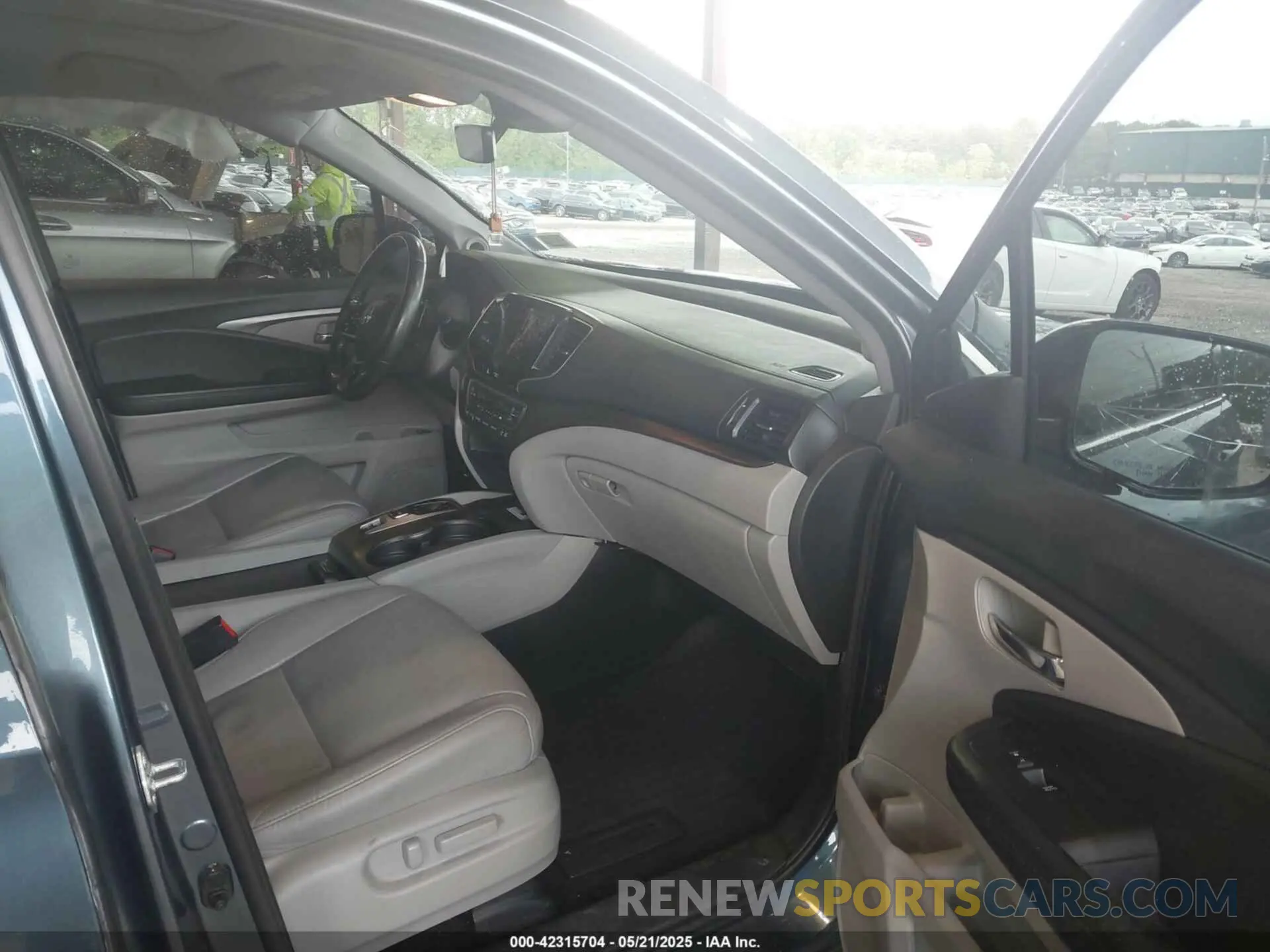 5 Photograph of a damaged car 5FNYF6H27MB096582 HONDA PILOT 2021