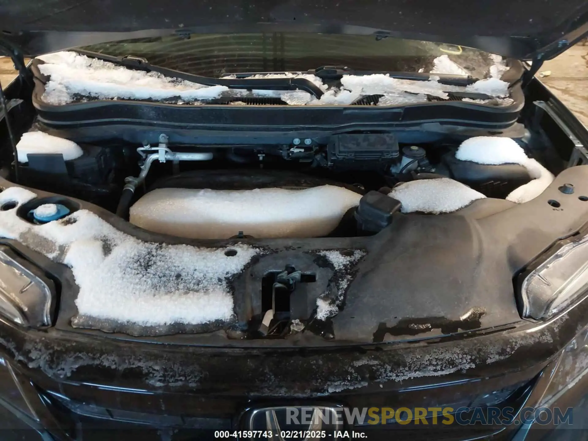 10 Photograph of a damaged car 5FNYF6H28MB009000 HONDA PILOT 2021