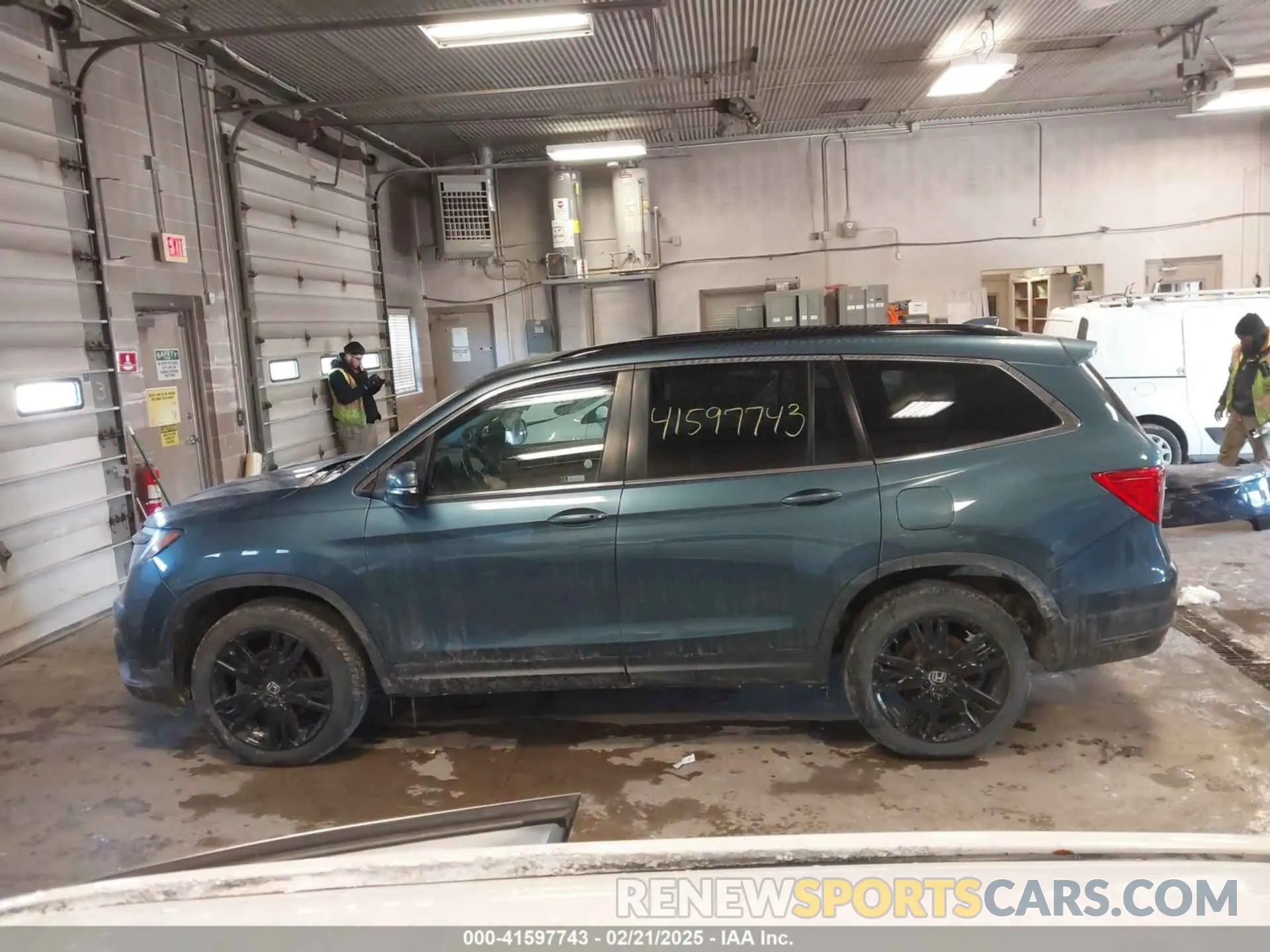 14 Photograph of a damaged car 5FNYF6H28MB009000 HONDA PILOT 2021