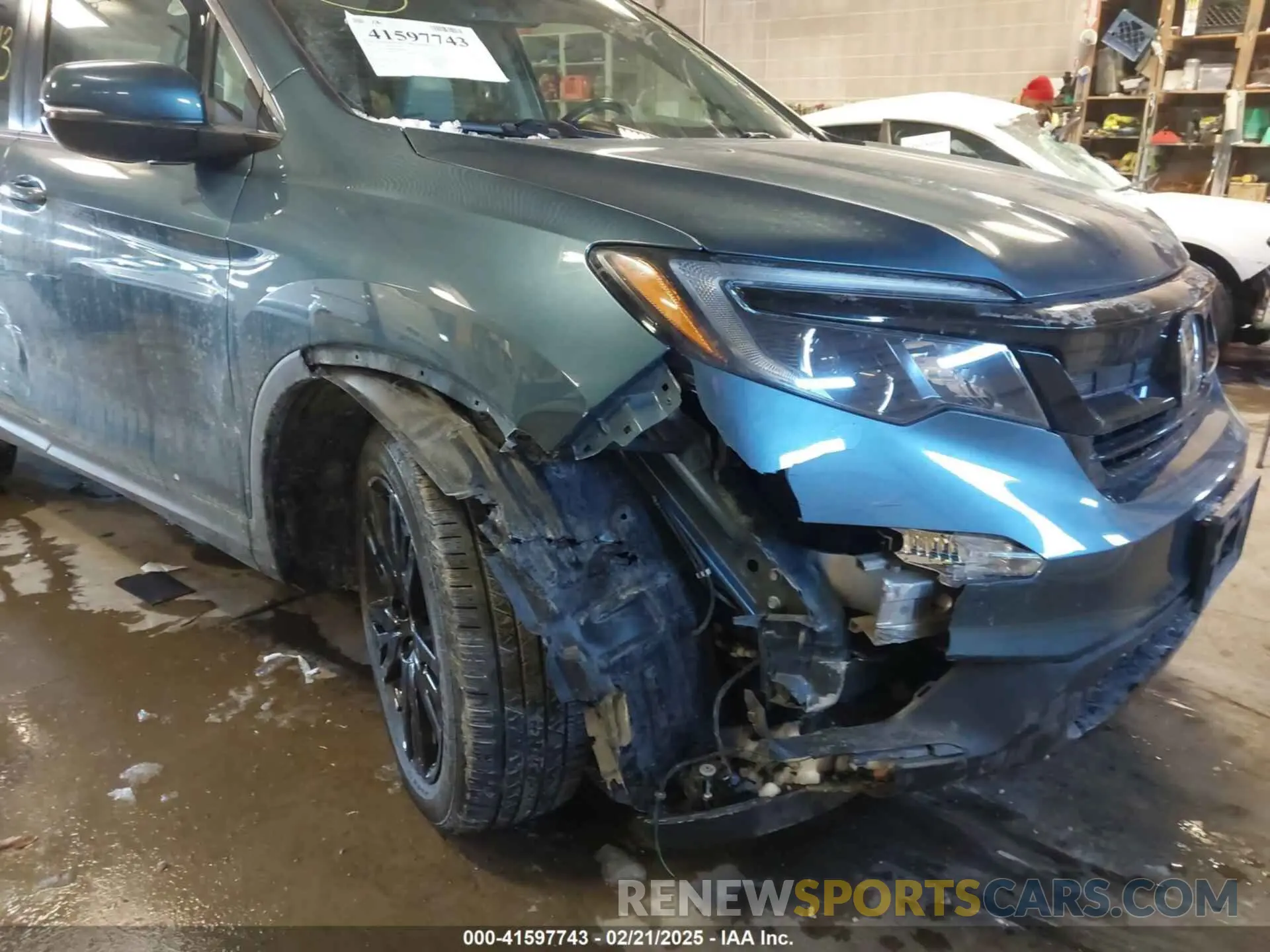 18 Photograph of a damaged car 5FNYF6H28MB009000 HONDA PILOT 2021