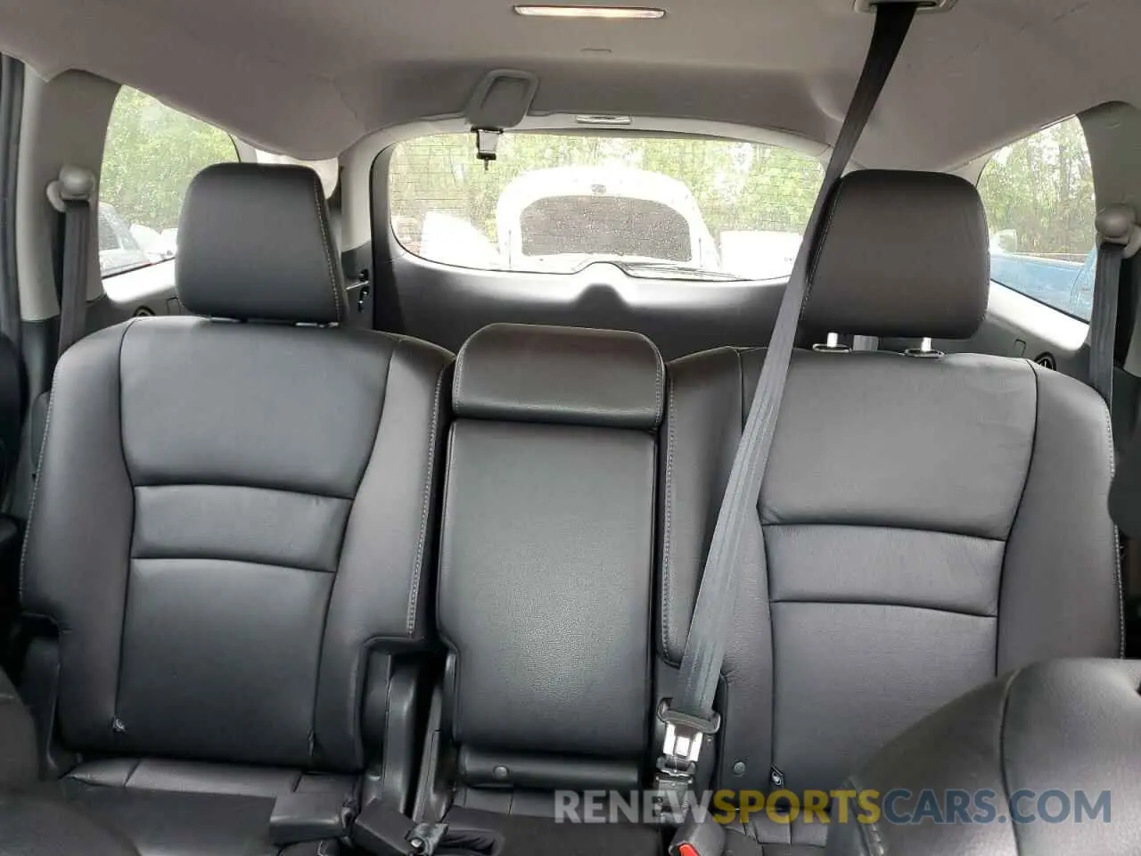 10 Photograph of a damaged car 5FNYF6H29MB062742 HONDA PILOT 2021