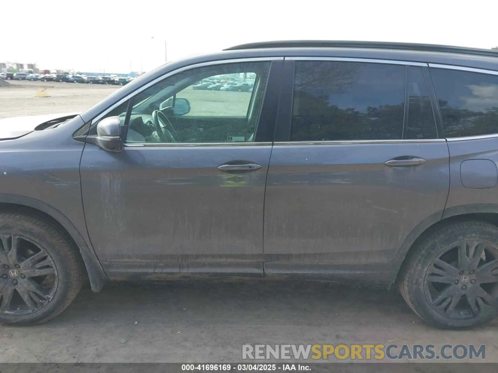 14 Photograph of a damaged car 5FNYF6H29MB087317 HONDA PILOT 2021