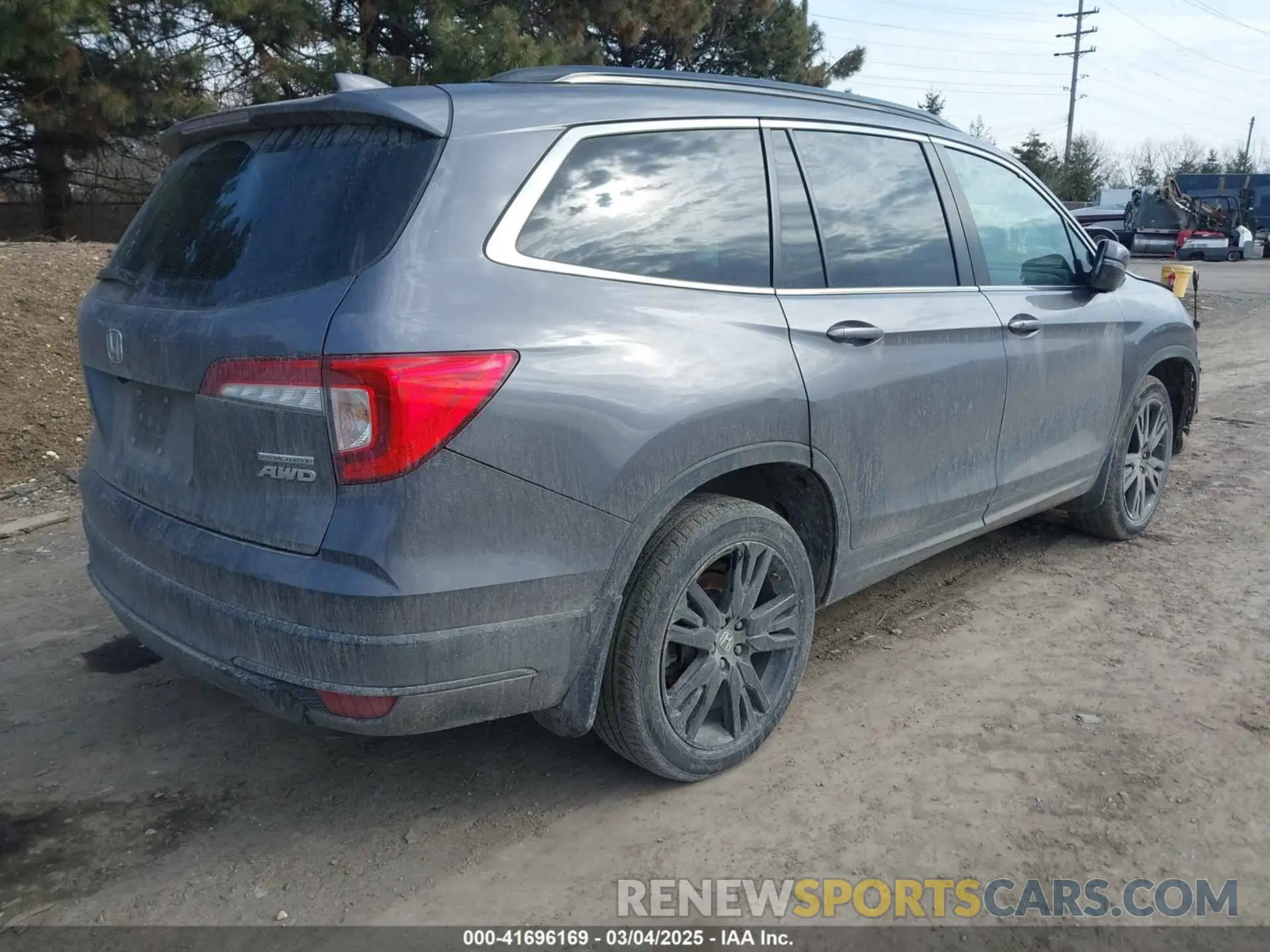4 Photograph of a damaged car 5FNYF6H29MB087317 HONDA PILOT 2021