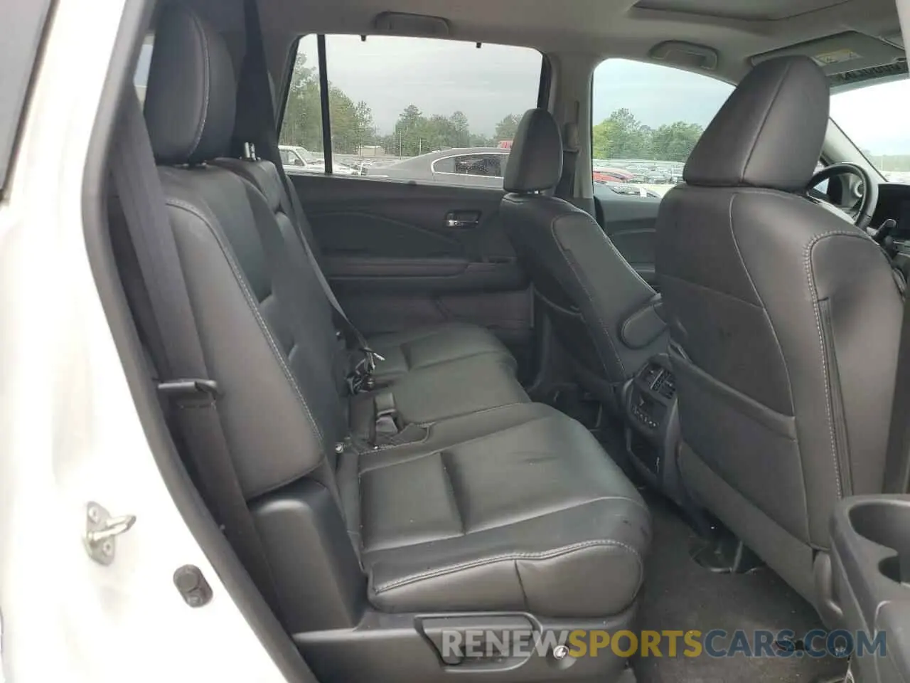 11 Photograph of a damaged car 5FNYF6H2XMB022654 HONDA PILOT 2021