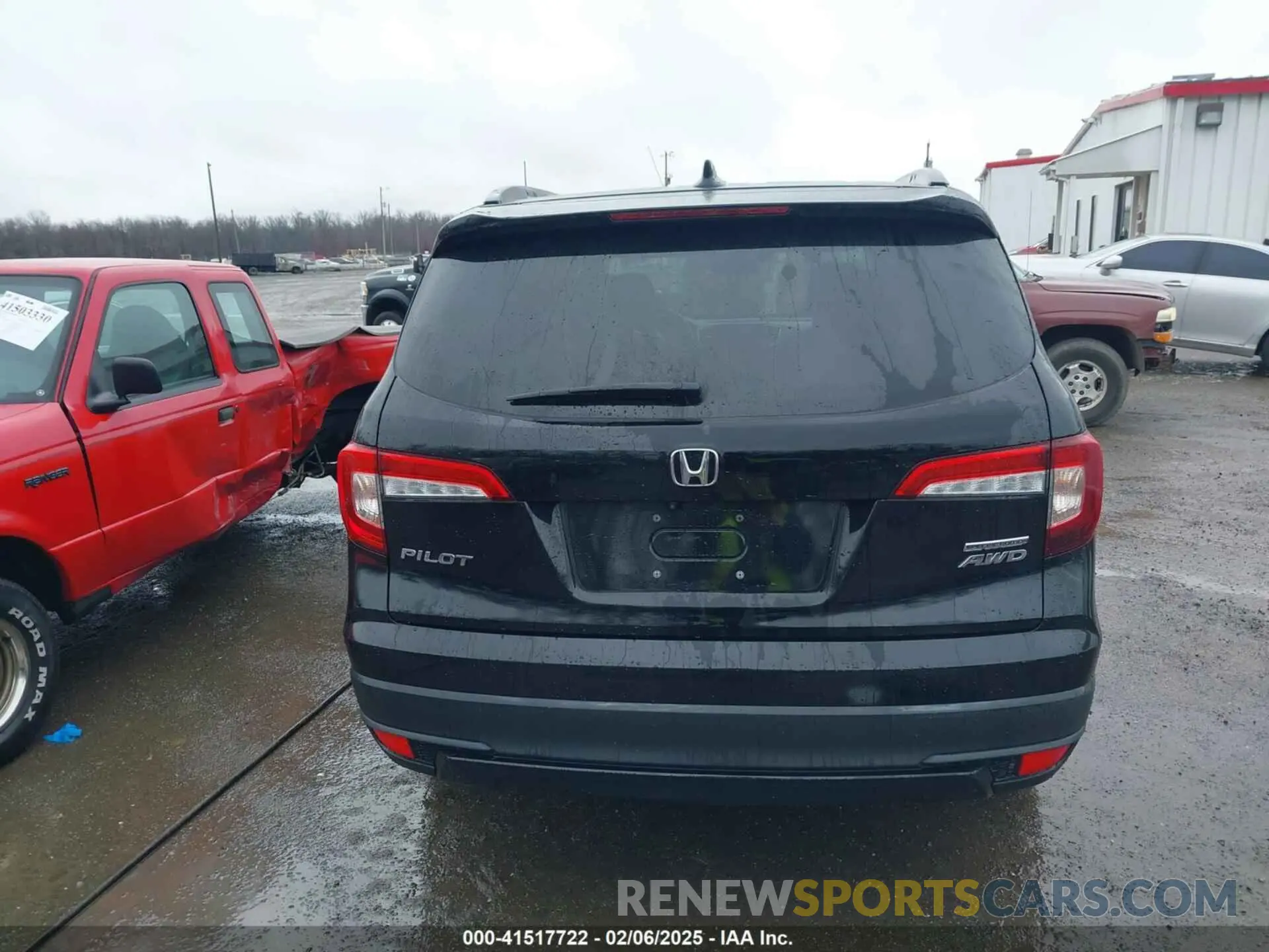 17 Photograph of a damaged car 5FNYF6H2XMB097662 HONDA PILOT 2021