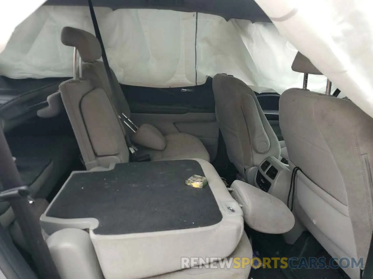 11 Photograph of a damaged car 5FNYF6H38MB018482 HONDA PILOT 2021