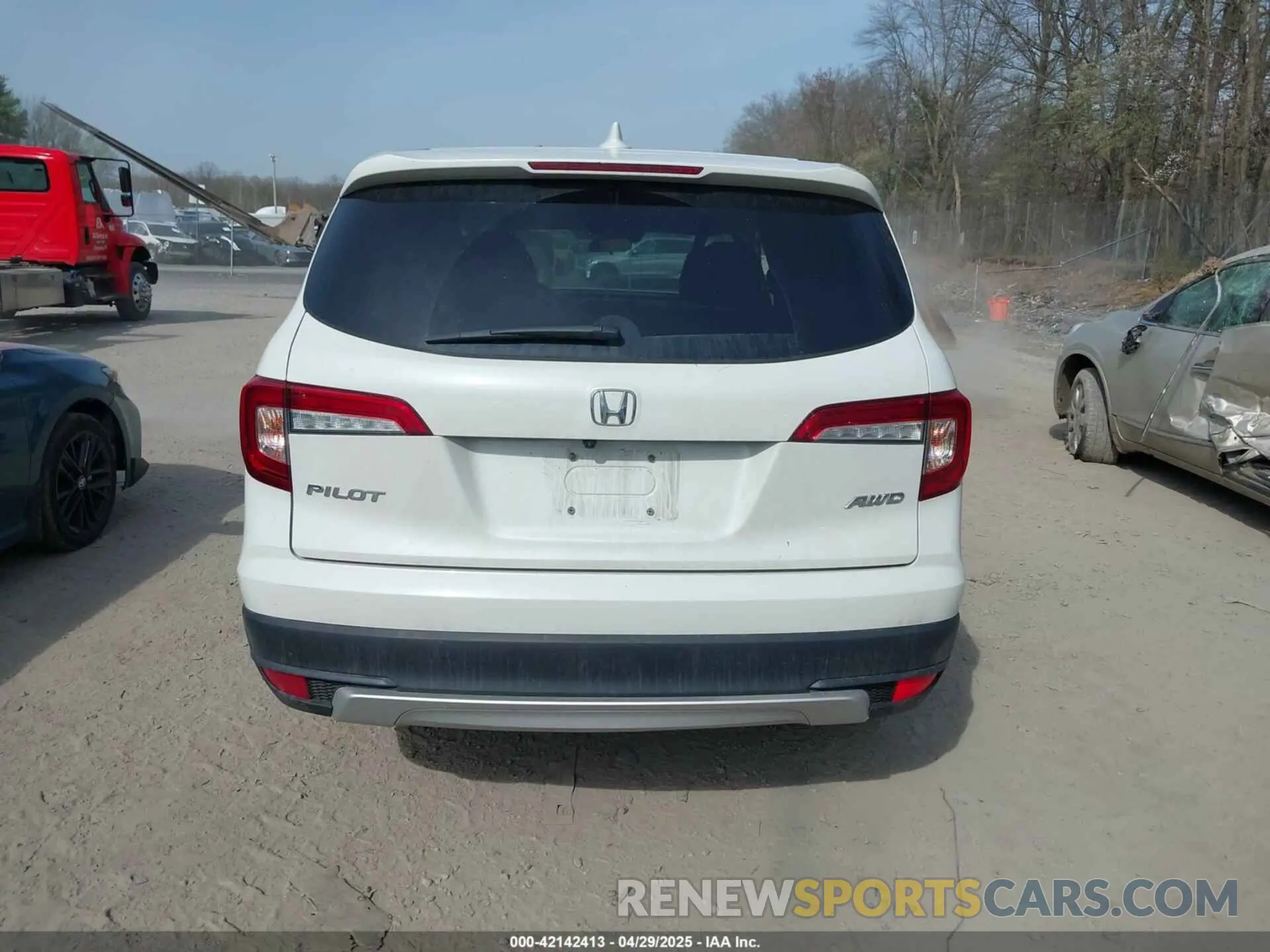 16 Photograph of a damaged car 5FNYF6H39MB022413 HONDA PILOT 2021