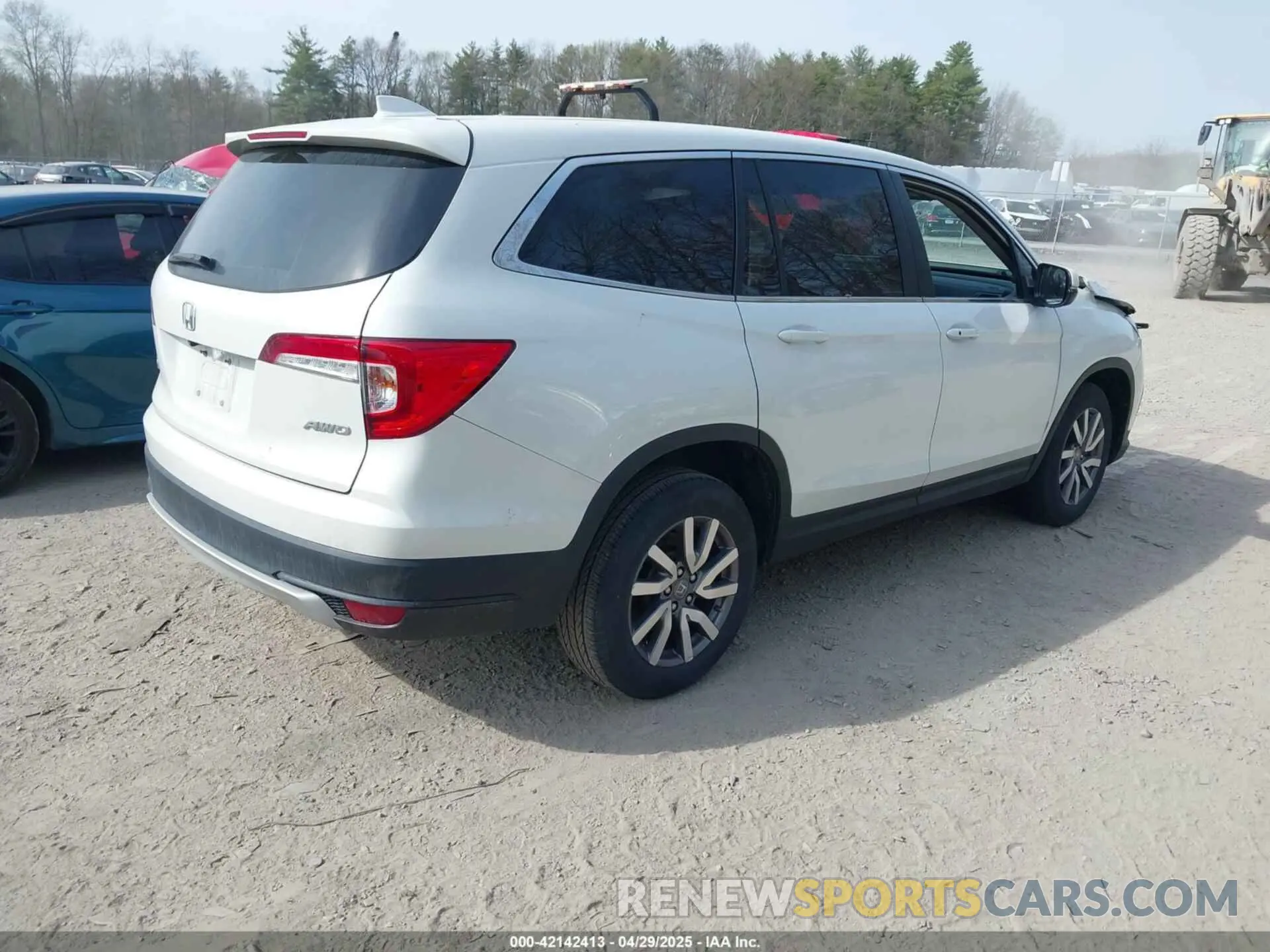 4 Photograph of a damaged car 5FNYF6H39MB022413 HONDA PILOT 2021