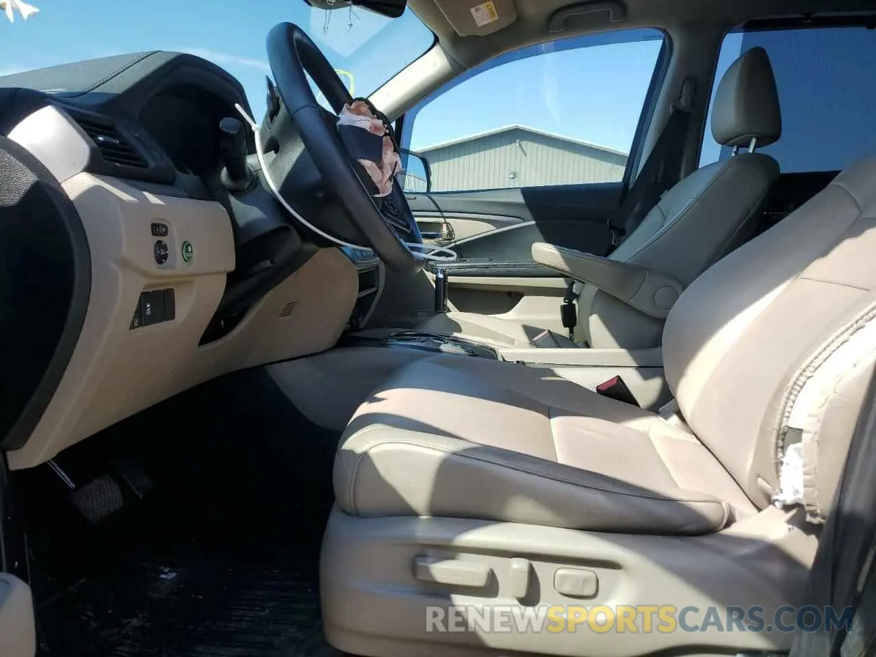 7 Photograph of a damaged car 5FNYF6H51MB011648 HONDA PILOT 2021