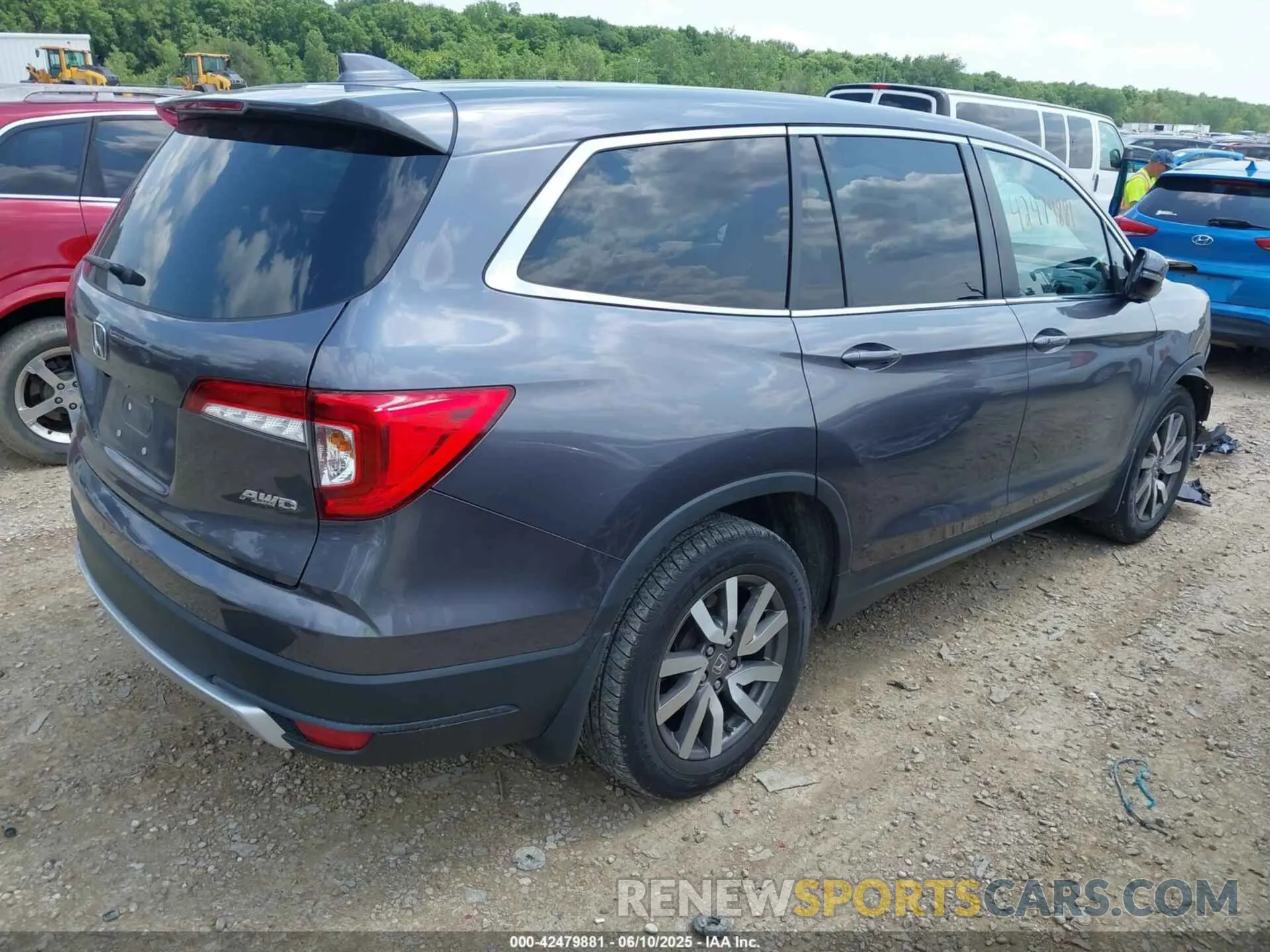 4 Photograph of a damaged car 5FNYF6H51MB077312 HONDA PILOT 2021