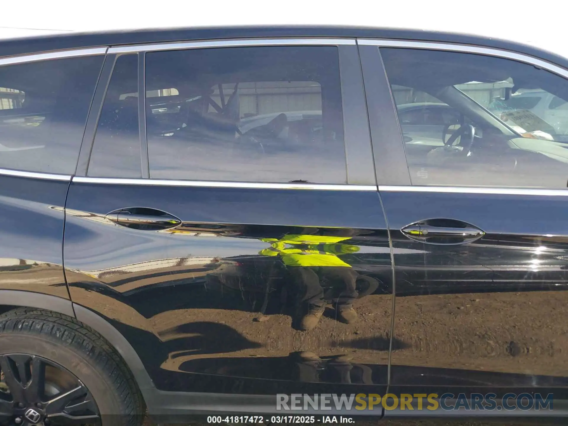 14 Photograph of a damaged car 5FNYF6H51MB084857 HONDA PILOT 2021