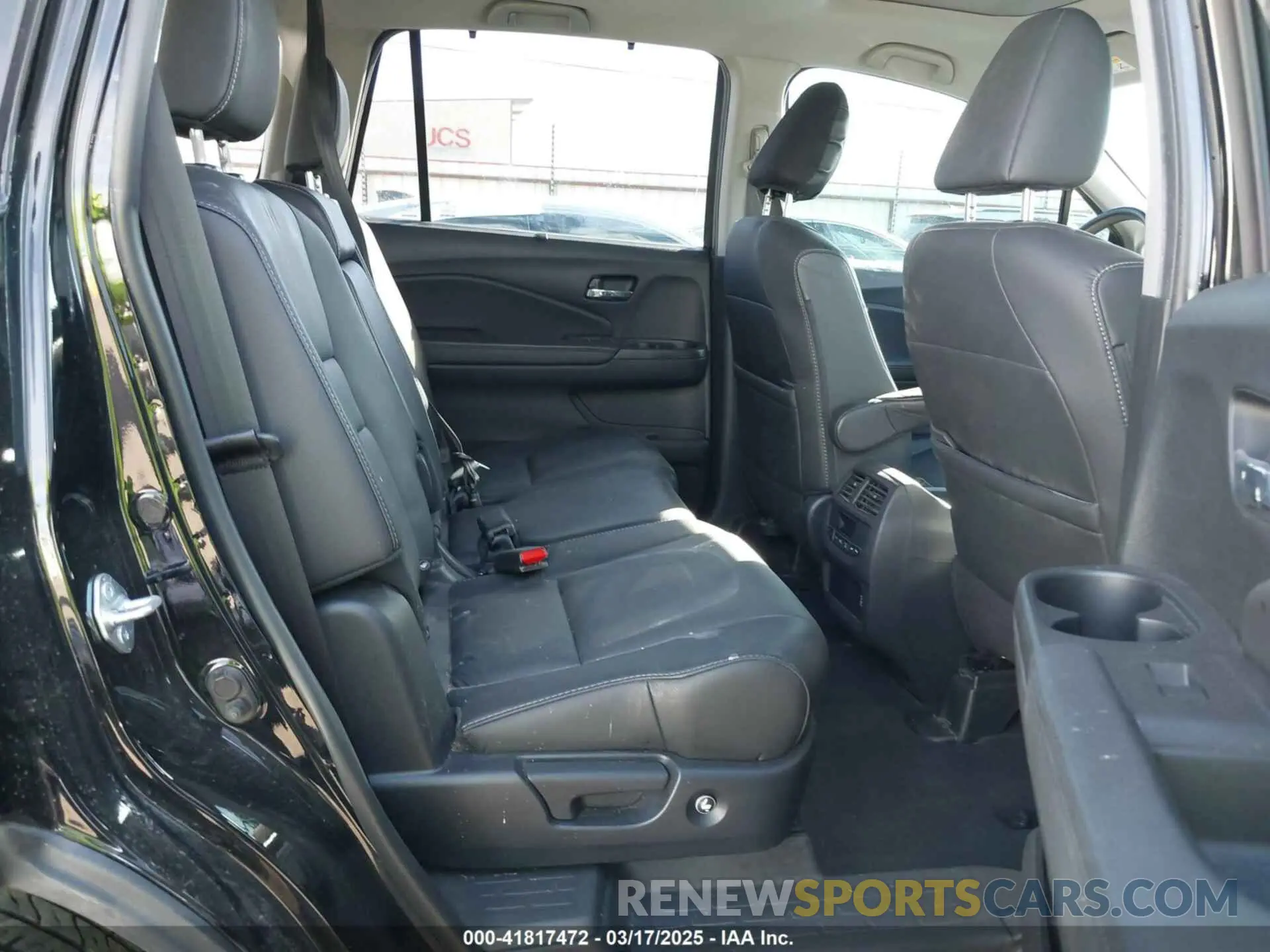 8 Photograph of a damaged car 5FNYF6H51MB084857 HONDA PILOT 2021