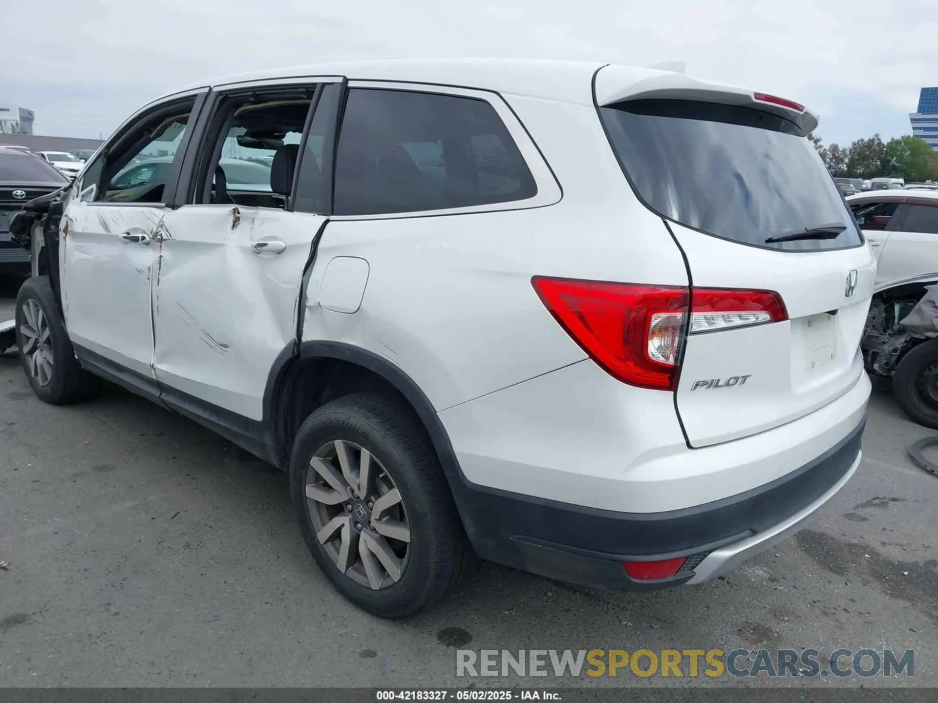 3 Photograph of a damaged car 5FNYF6H52MB099822 HONDA PILOT 2021