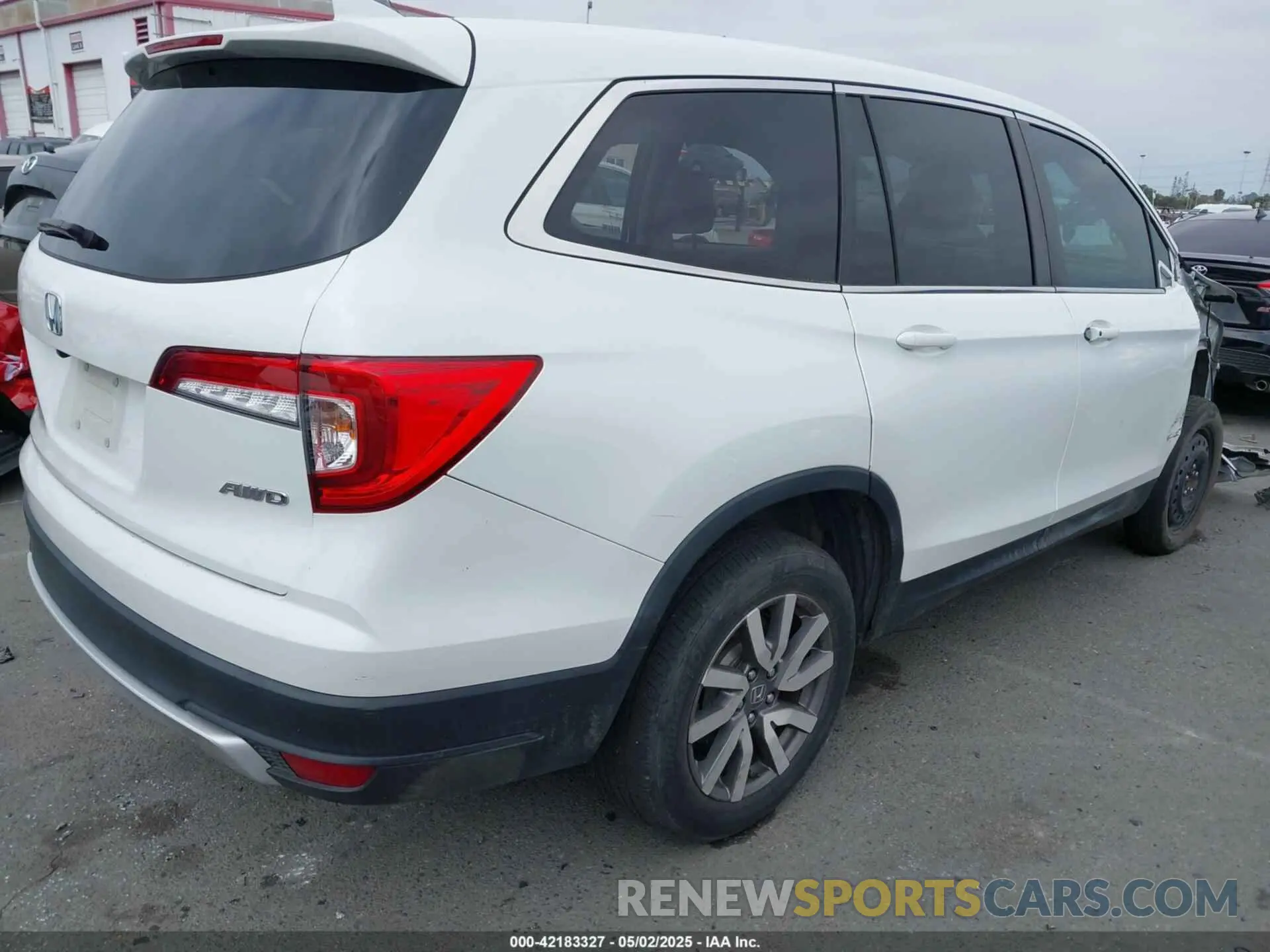 4 Photograph of a damaged car 5FNYF6H52MB099822 HONDA PILOT 2021