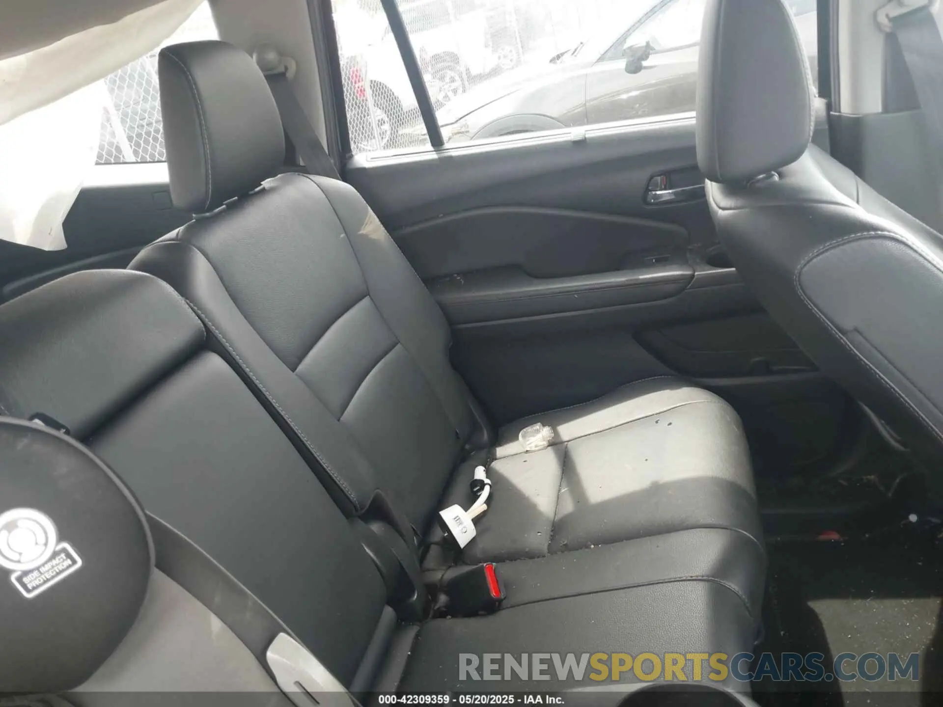 8 Photograph of a damaged car 5FNYF6H53MB097089 HONDA PILOT 2021