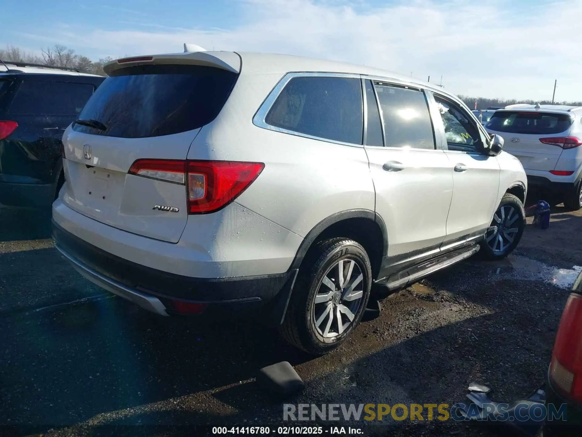 4 Photograph of a damaged car 5FNYF6H54MB020232 HONDA PILOT 2021