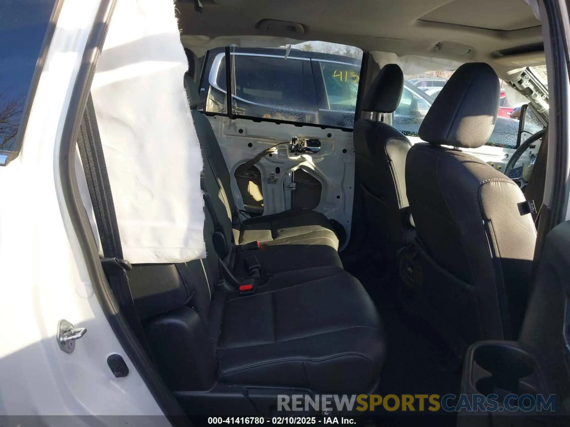 8 Photograph of a damaged car 5FNYF6H54MB020232 HONDA PILOT 2021