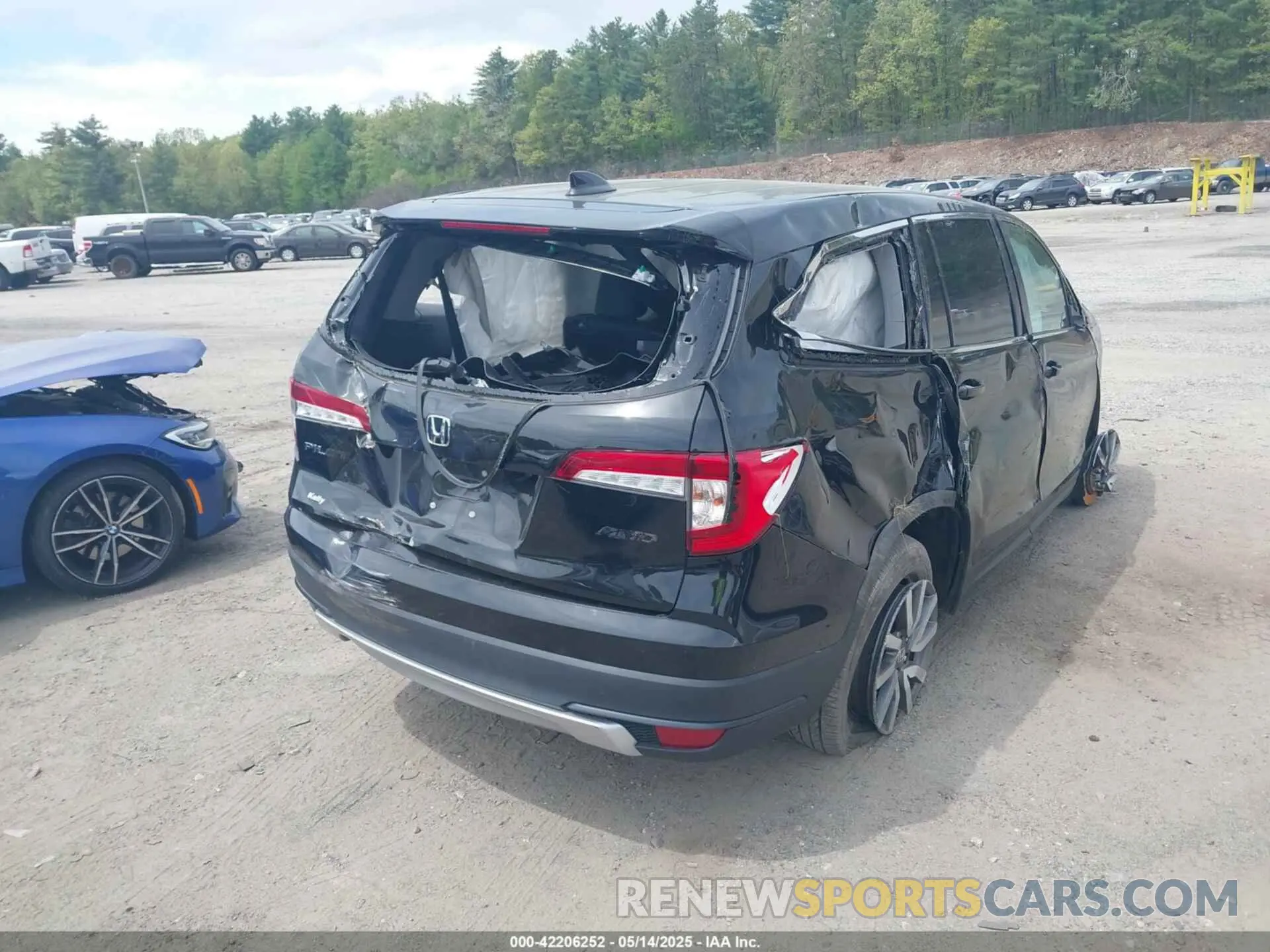 4 Photograph of a damaged car 5FNYF6H55MB069844 HONDA PILOT 2021