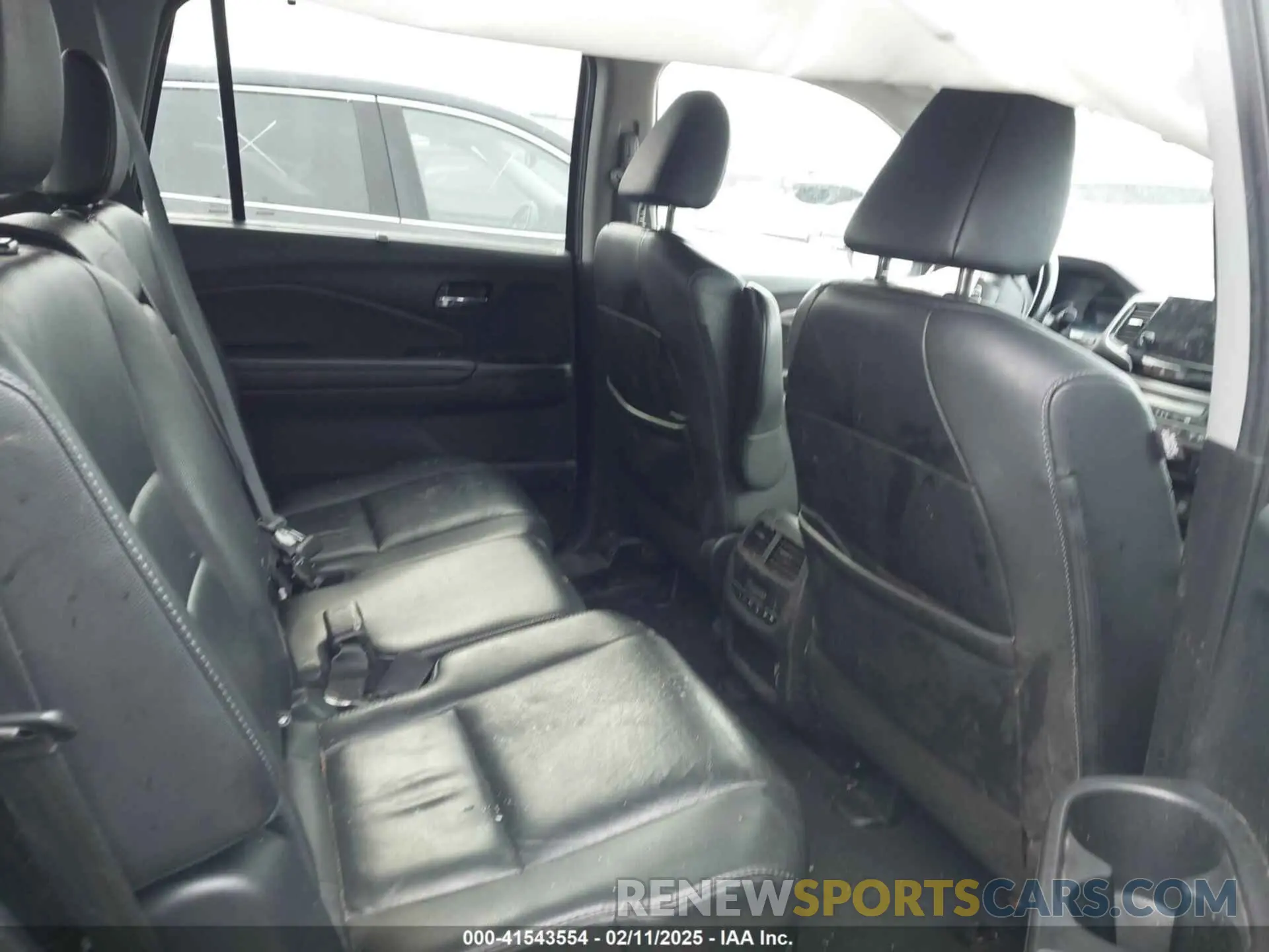 8 Photograph of a damaged car 5FNYF6H56MB013198 HONDA PILOT 2021