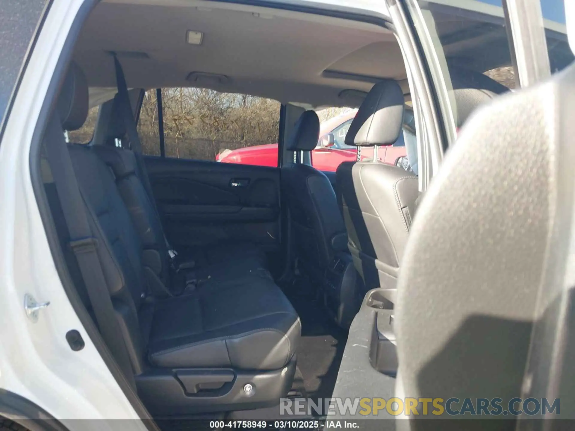 8 Photograph of a damaged car 5FNYF6H56MB049800 HONDA PILOT 2021