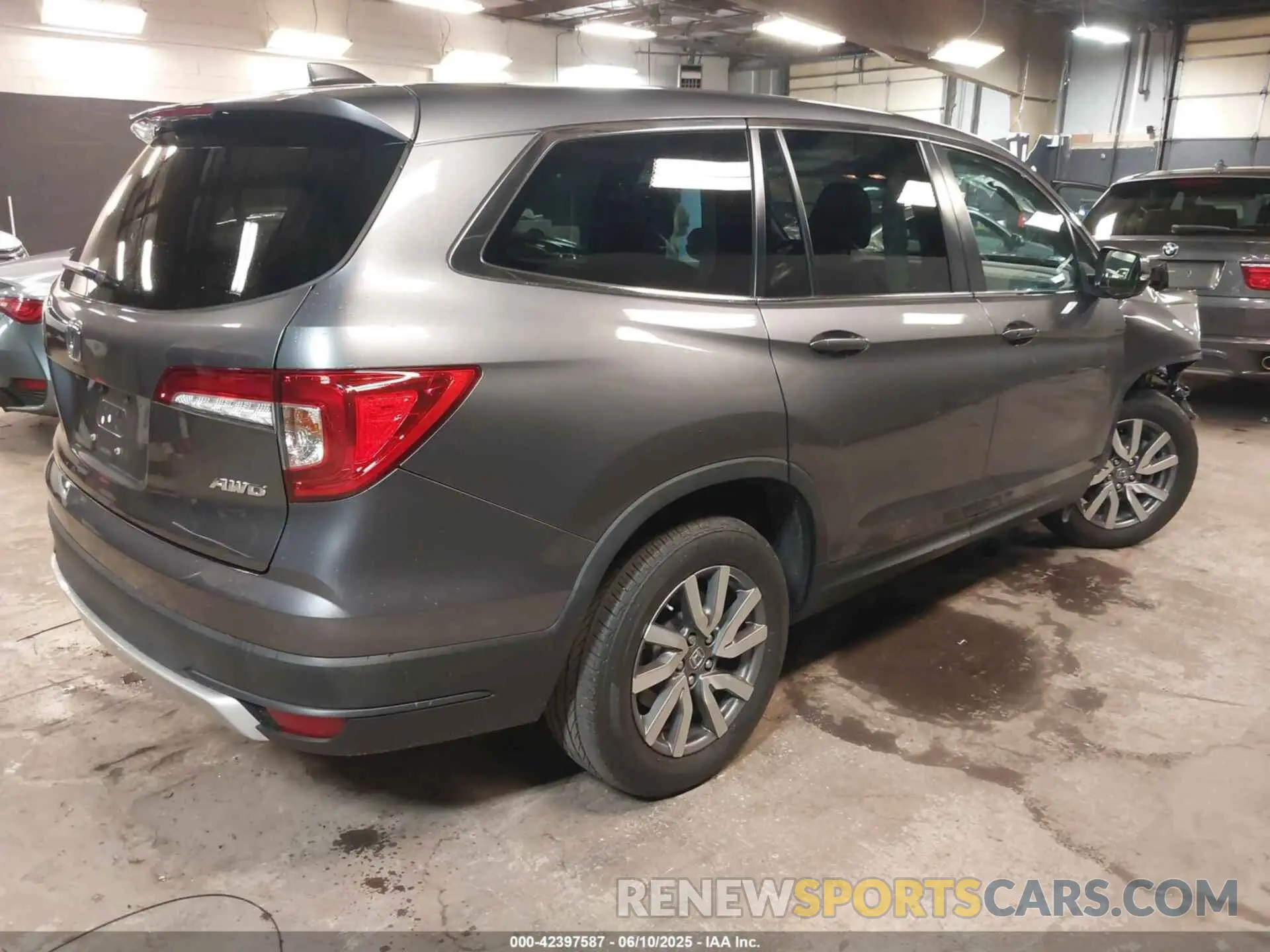 4 Photograph of a damaged car 5FNYF6H56MB061008 HONDA PILOT 2021