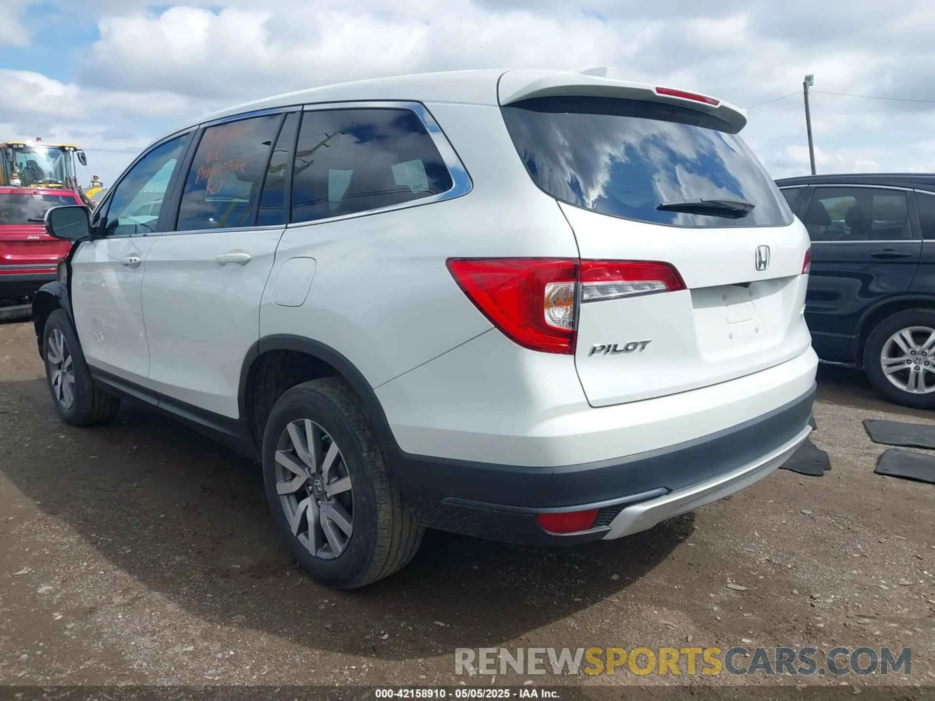 3 Photograph of a damaged car 5FNYF6H57MB054147 HONDA PILOT 2021