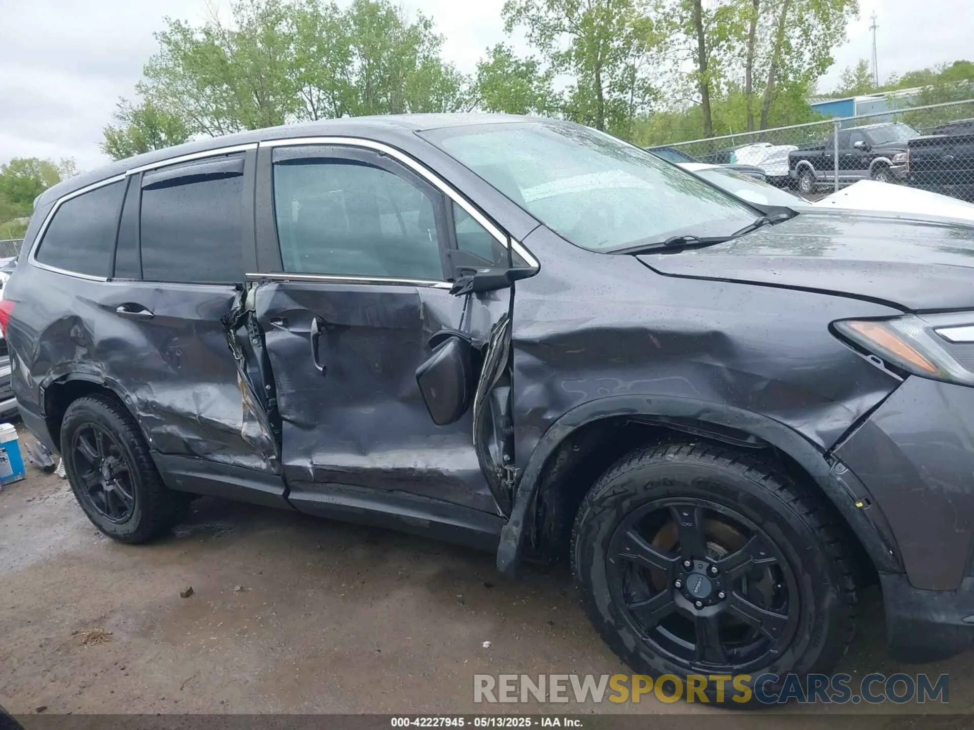 13 Photograph of a damaged car 5FNYF6H57MB072227 HONDA PILOT 2021