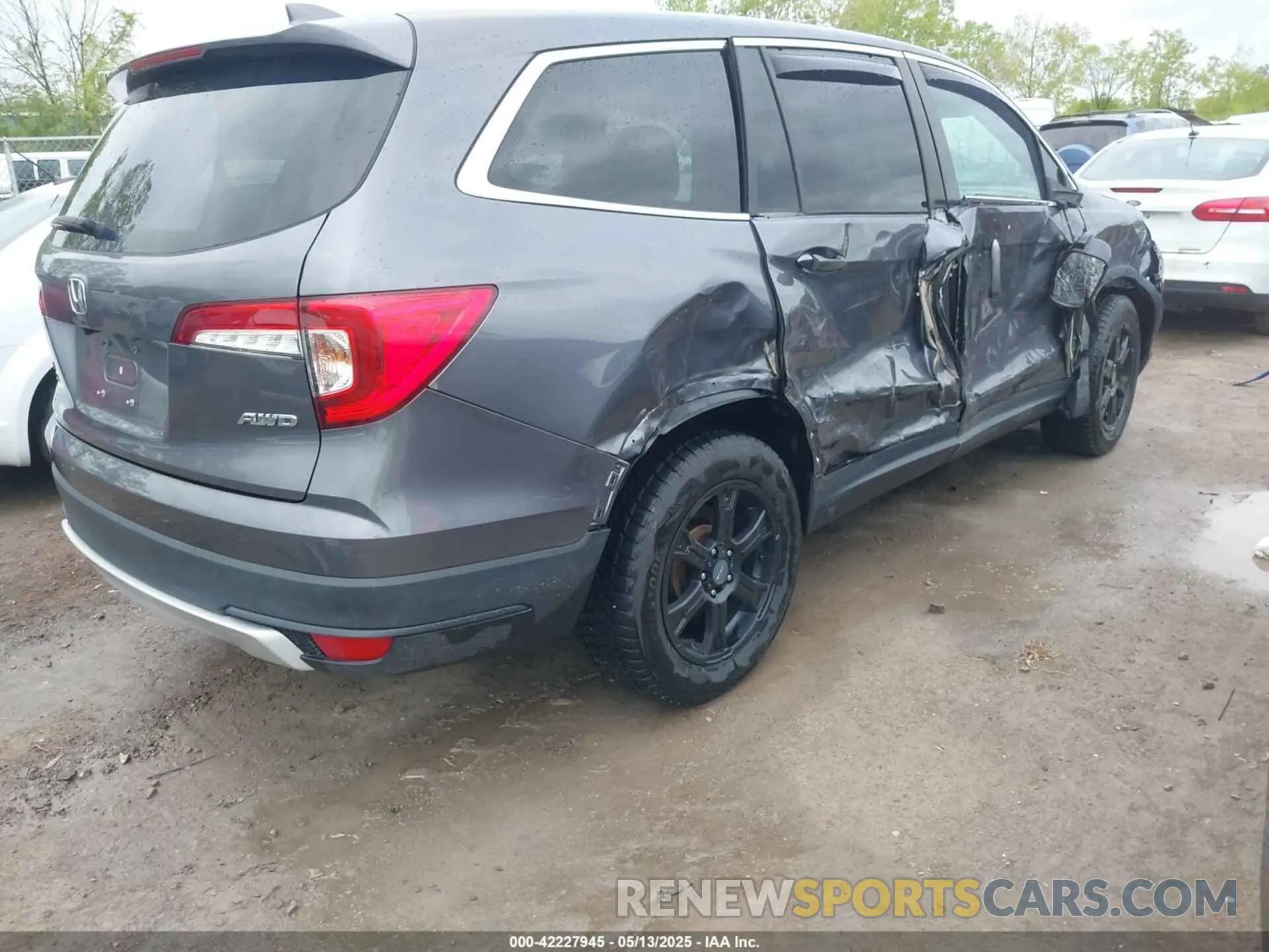 4 Photograph of a damaged car 5FNYF6H57MB072227 HONDA PILOT 2021