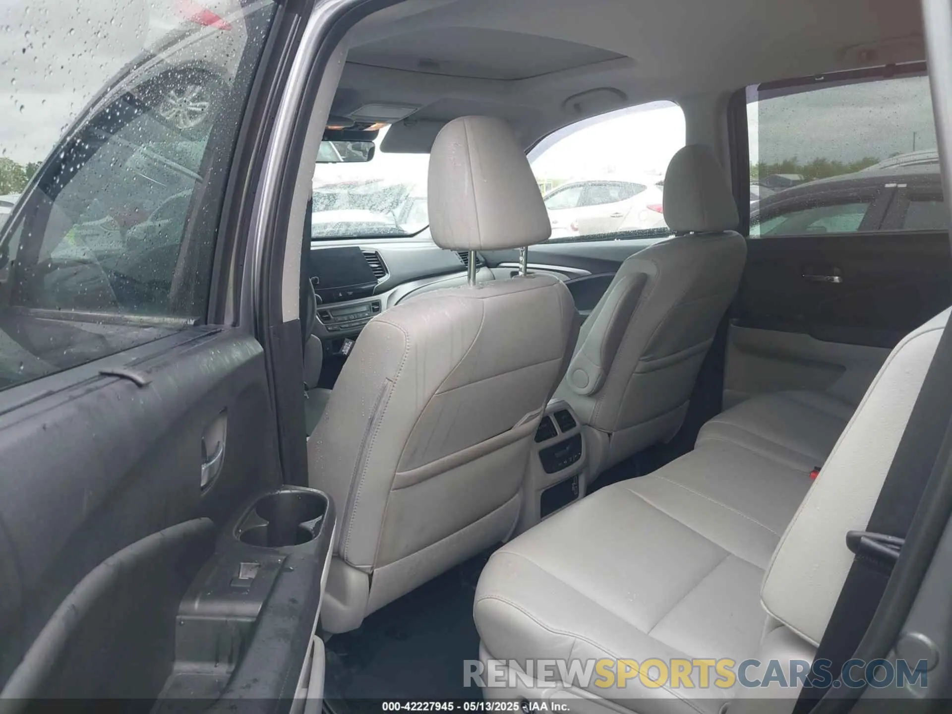 8 Photograph of a damaged car 5FNYF6H57MB072227 HONDA PILOT 2021