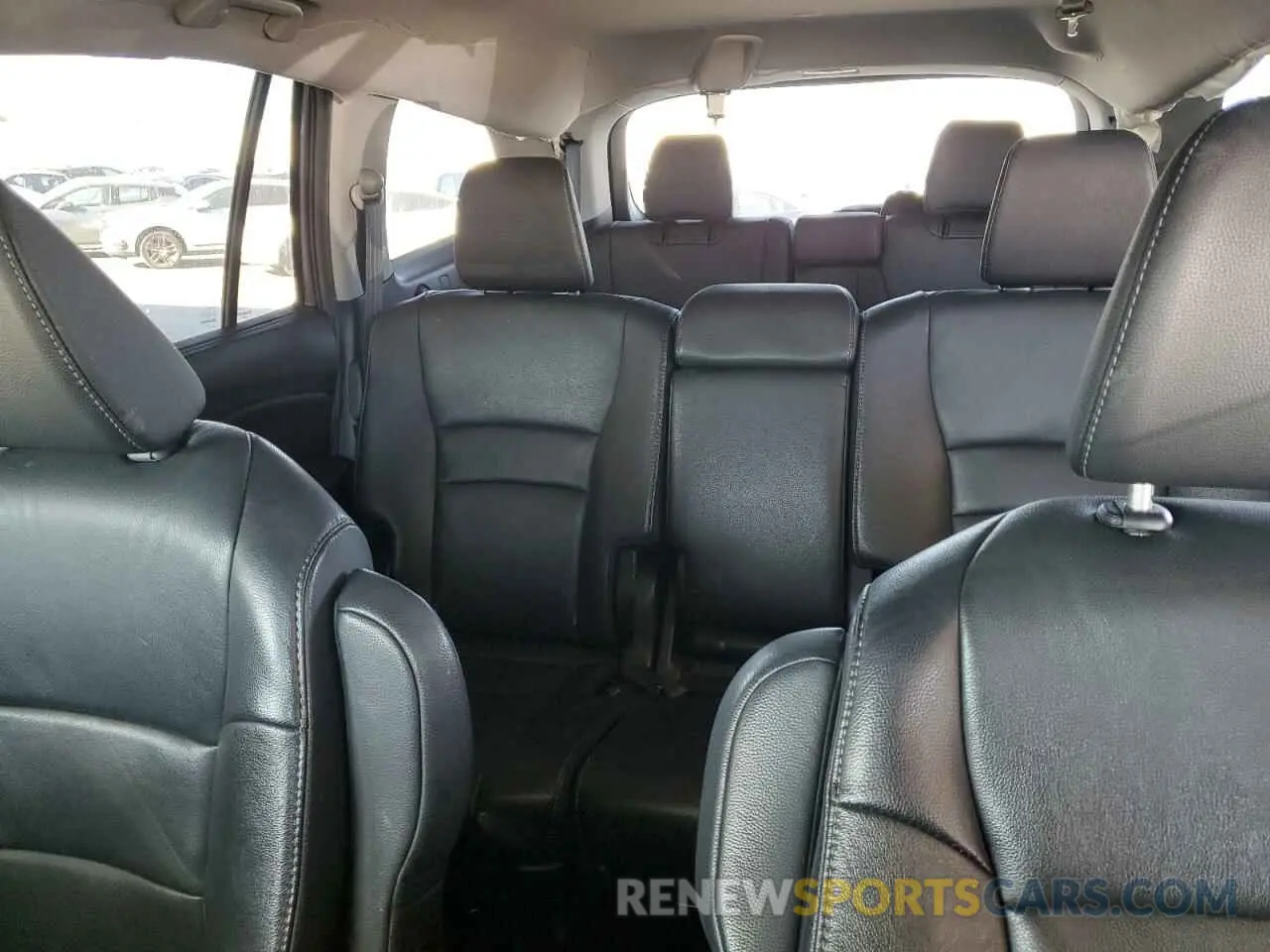 10 Photograph of a damaged car 5FNYF6H58MB001098 HONDA PILOT 2021