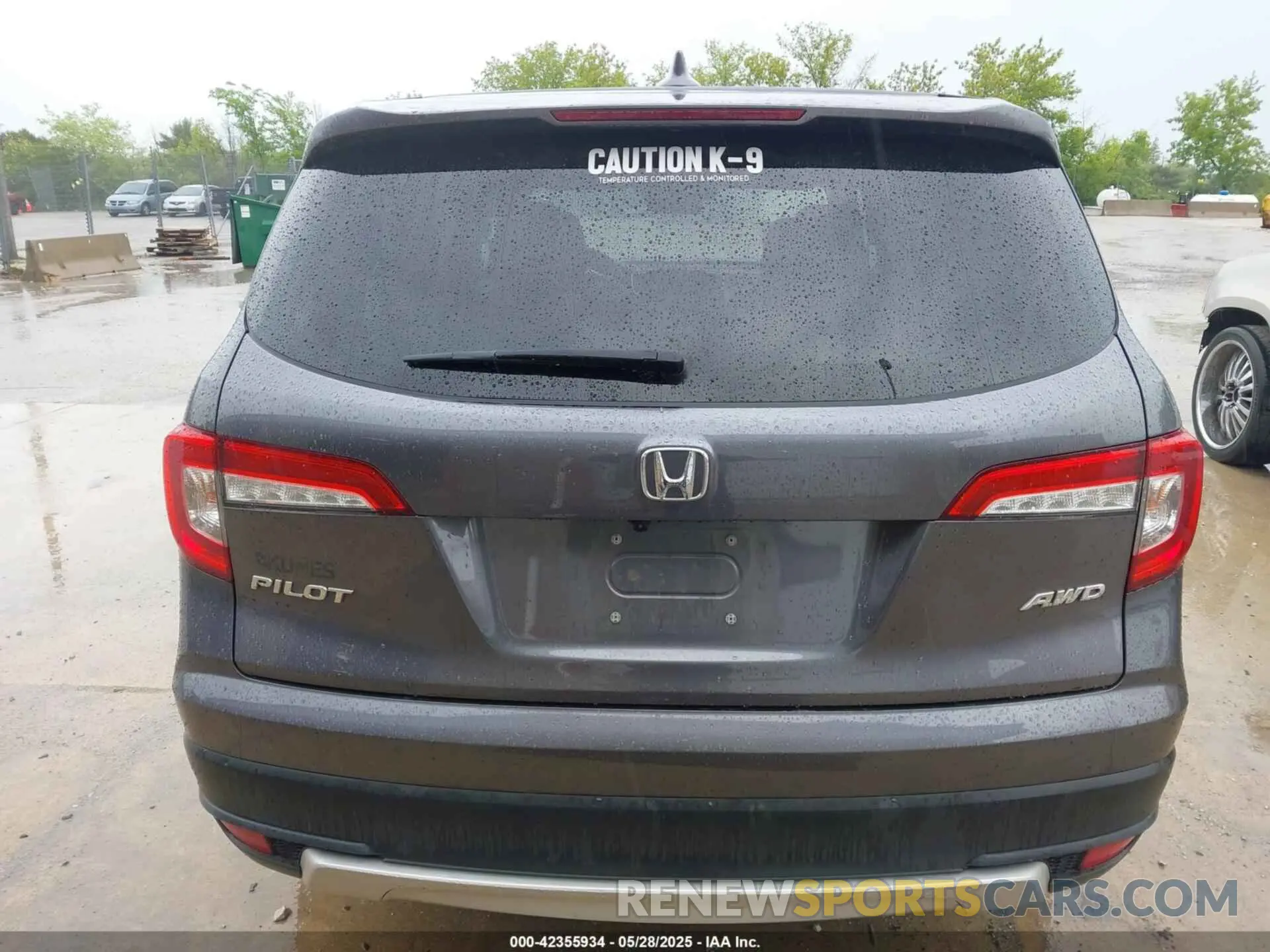 16 Photograph of a damaged car 5FNYF6H58MB030939 HONDA PILOT 2021