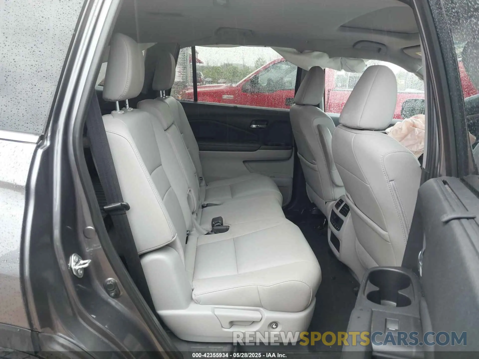 8 Photograph of a damaged car 5FNYF6H58MB030939 HONDA PILOT 2021