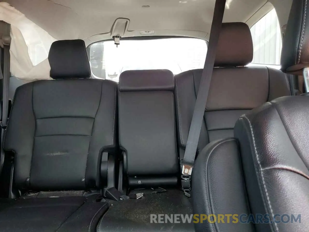 10 Photograph of a damaged car 5FNYF6H58MB052178 HONDA PILOT 2021