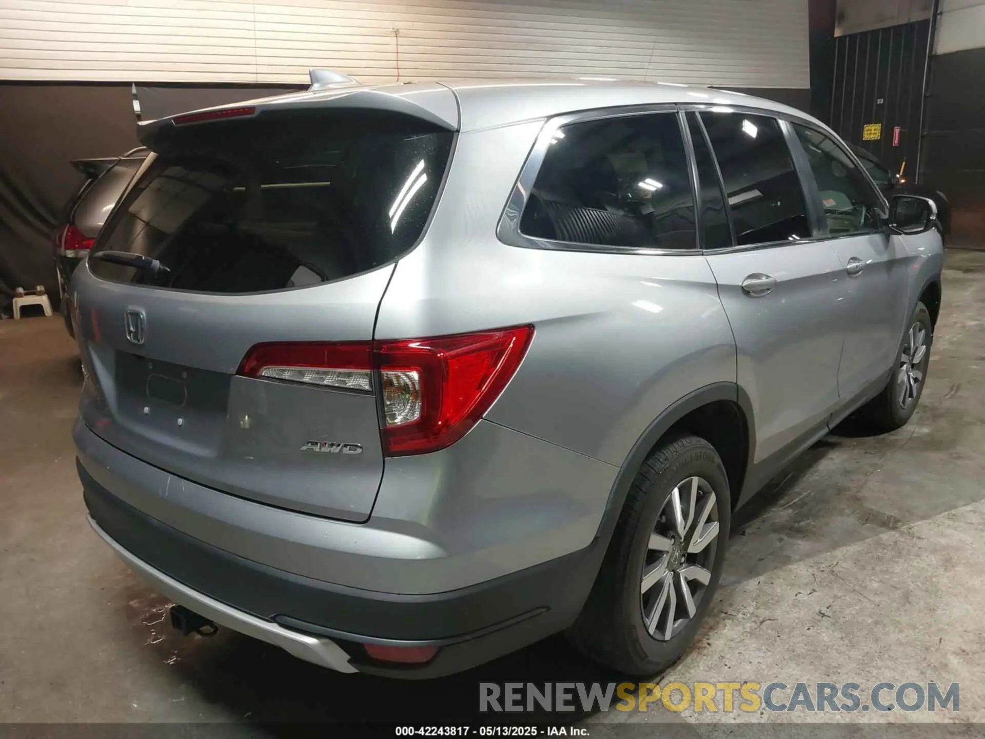 4 Photograph of a damaged car 5FNYF6H59MB047541 HONDA PILOT 2021