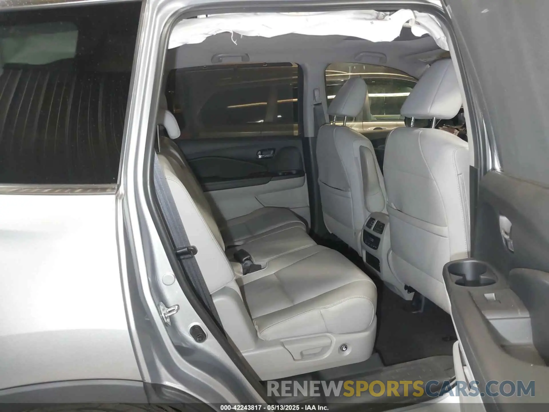 8 Photograph of a damaged car 5FNYF6H59MB047541 HONDA PILOT 2021