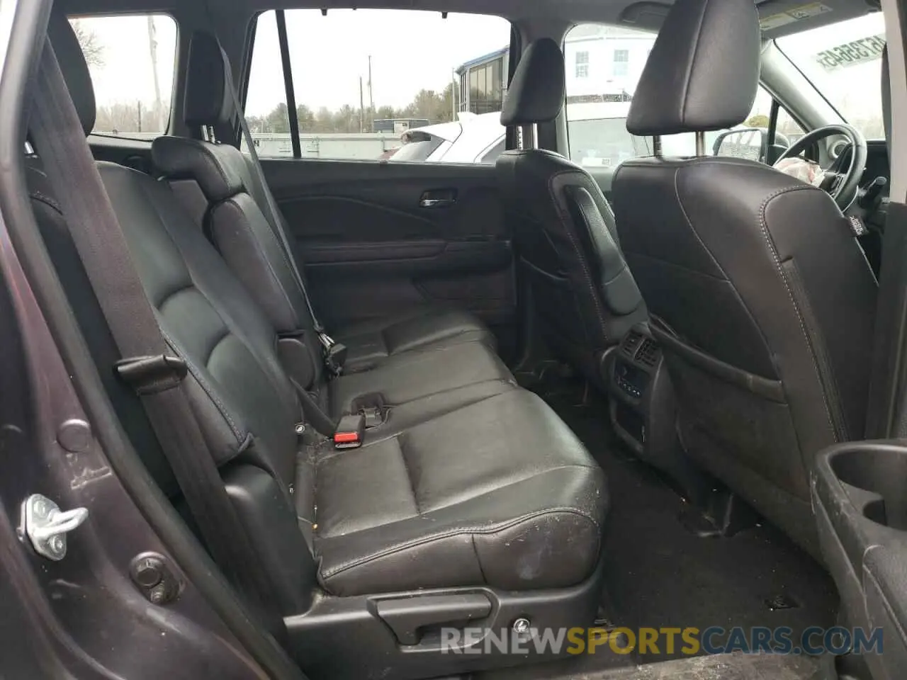11 Photograph of a damaged car 5FNYF6H59MB087005 HONDA PILOT 2021