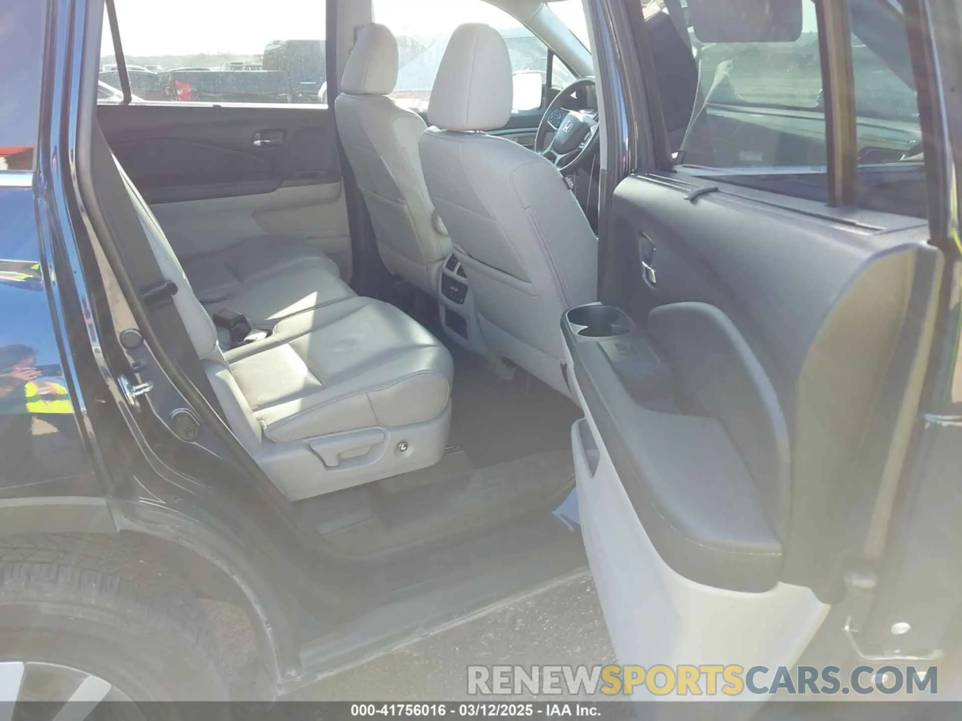 8 Photograph of a damaged car 5FNYF6H5XMB019411 HONDA PILOT 2021