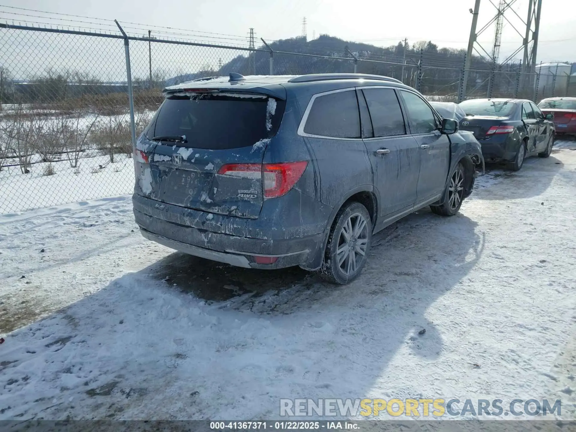 4 Photograph of a damaged car 5FNYF6H60MB095647 HONDA PILOT 2021