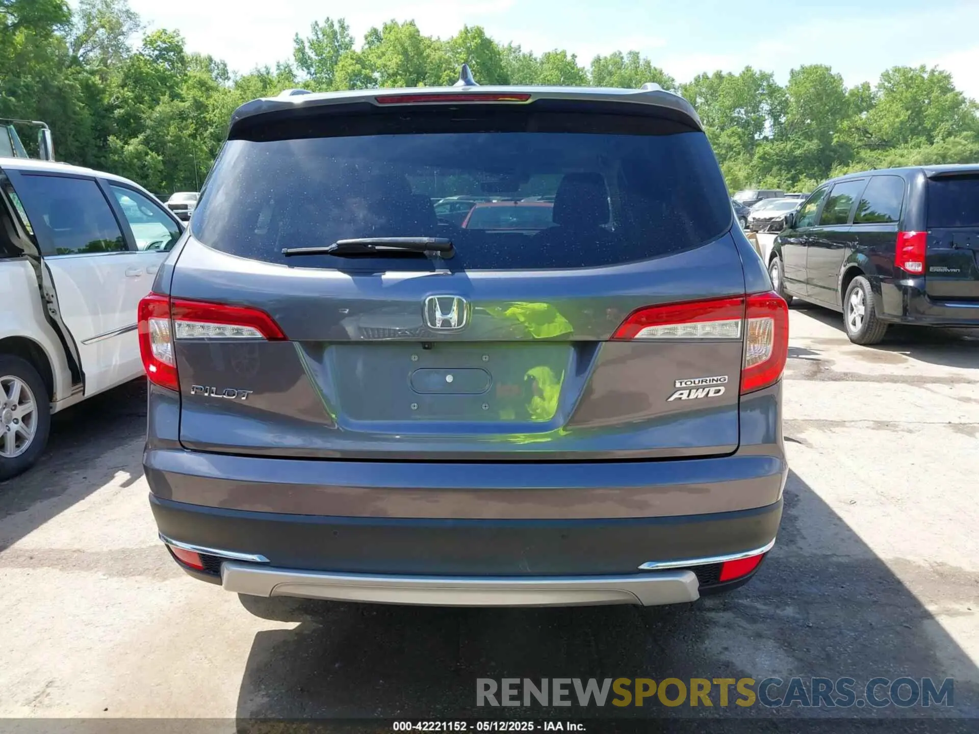 16 Photograph of a damaged car 5FNYF6H66MB081767 HONDA PILOT 2021