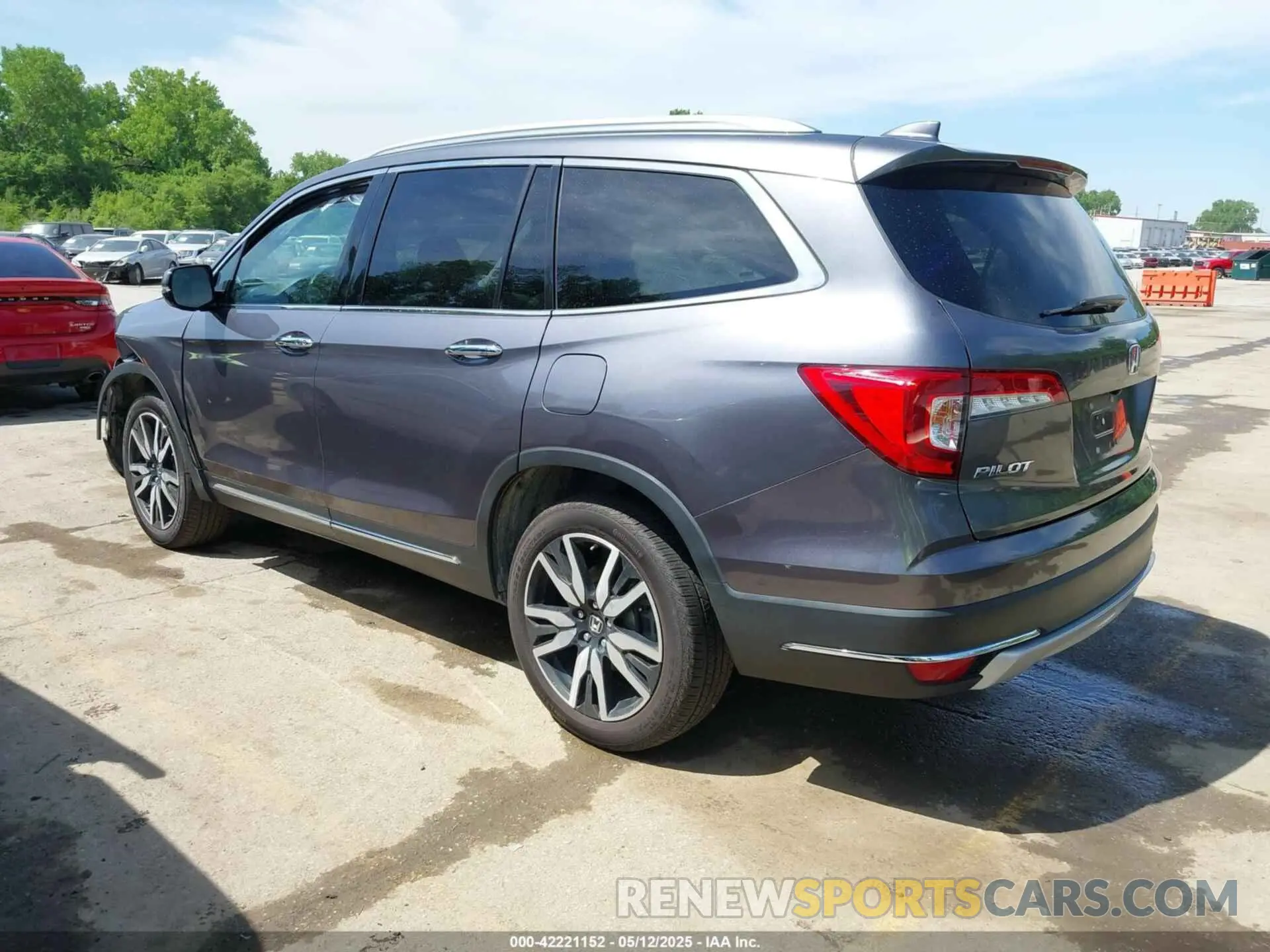 3 Photograph of a damaged car 5FNYF6H66MB081767 HONDA PILOT 2021
