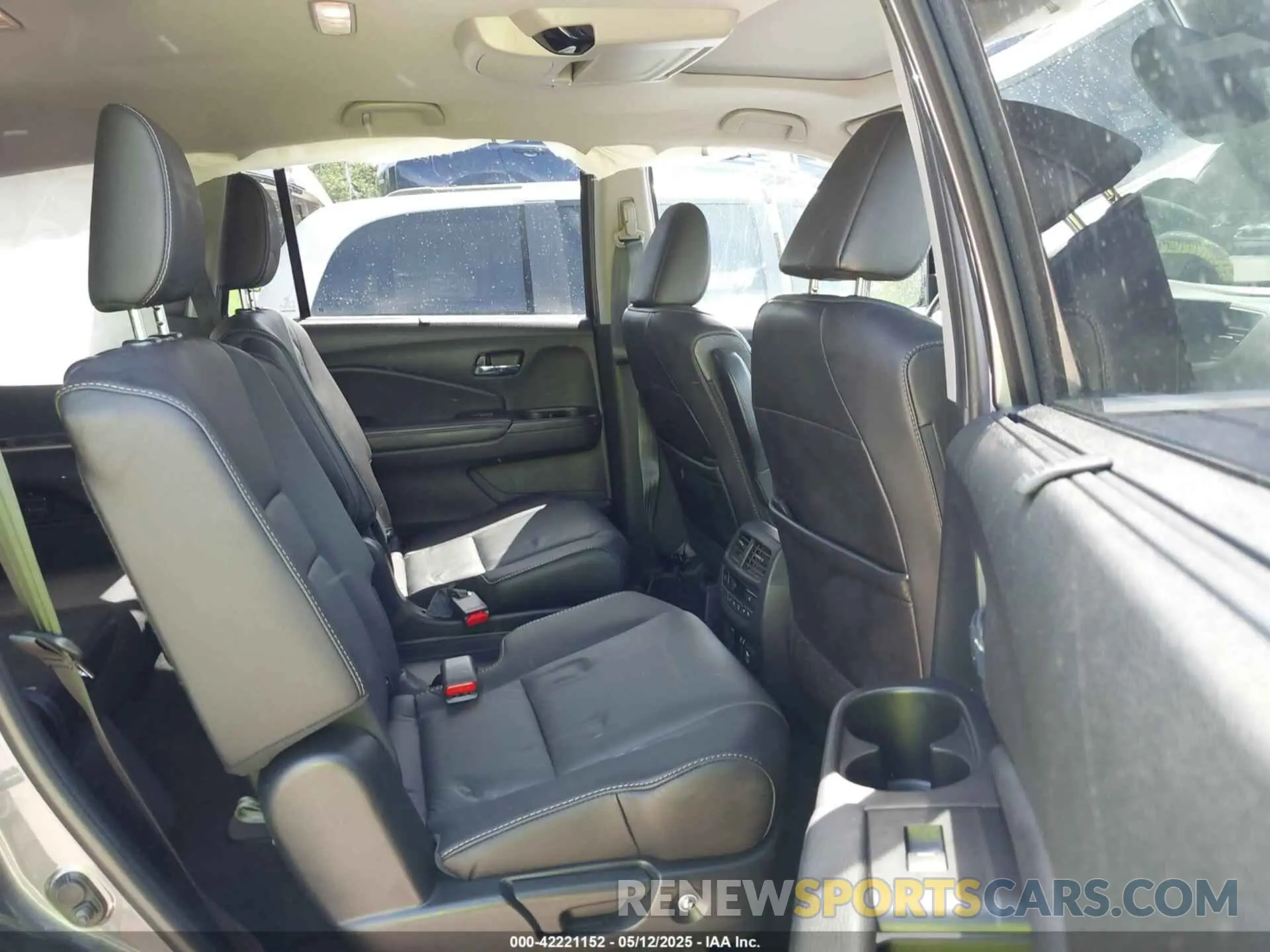 8 Photograph of a damaged car 5FNYF6H66MB081767 HONDA PILOT 2021