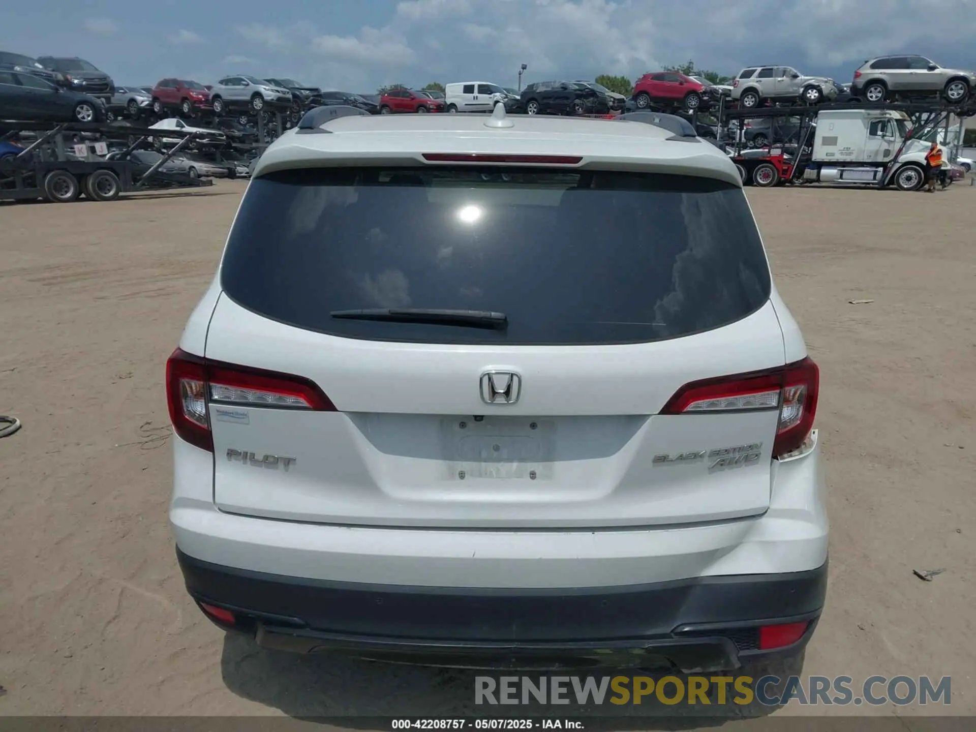 16 Photograph of a damaged car 5FNYF6H71MB036843 HONDA PILOT 2021